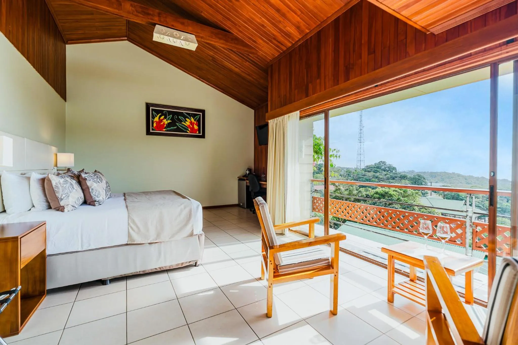 Sunset Deluxe Room in Ficus Sunset Suites