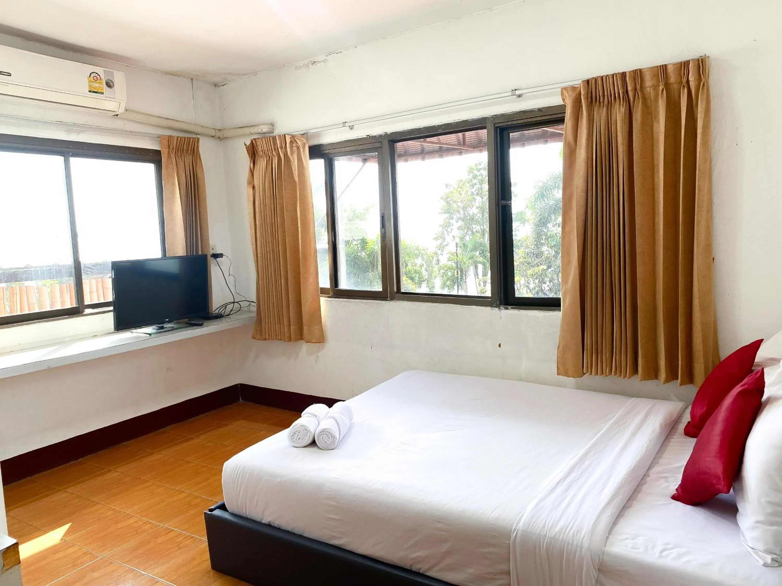 Double Room with Lake View in ฤกษ์ดี RerkDee bed and Breakfast