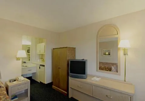 King Room in Americas Best Value Inn & Suites in Murfreesboro