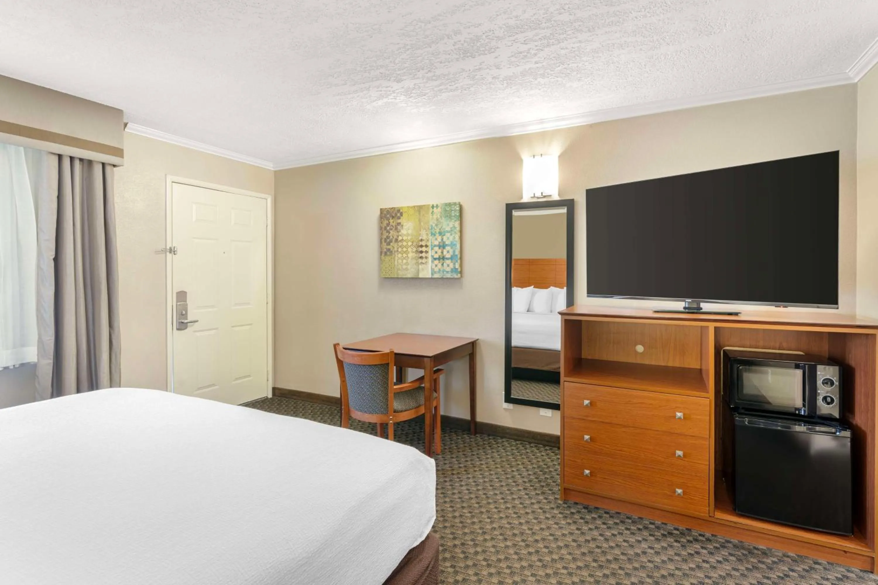 King Room - Non-Smoking in Best Western Oxnard Inn