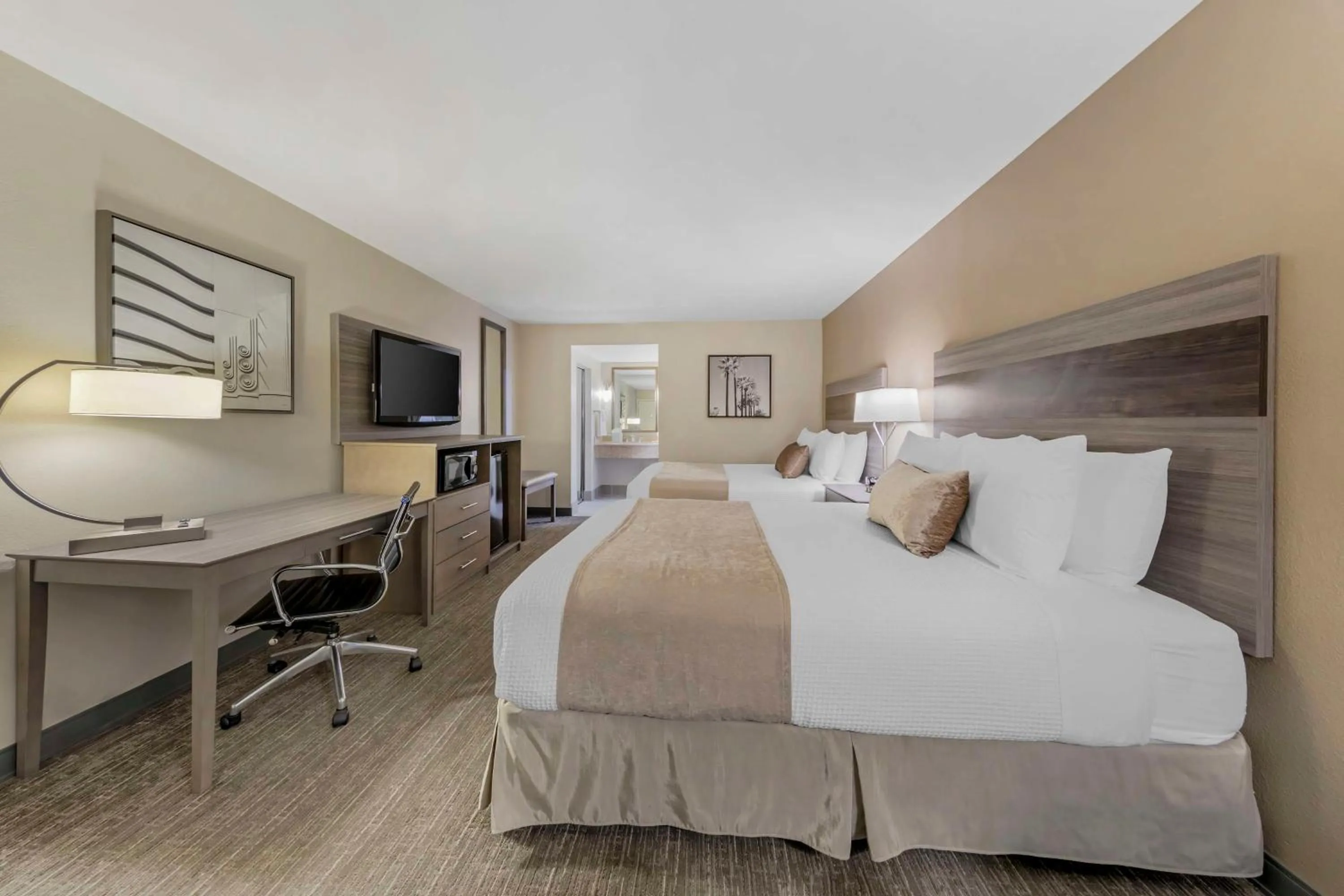 Queen Room with Two Queen Beds - Freeway Side/Non-Smoking in Best Western Plus Executive Inn