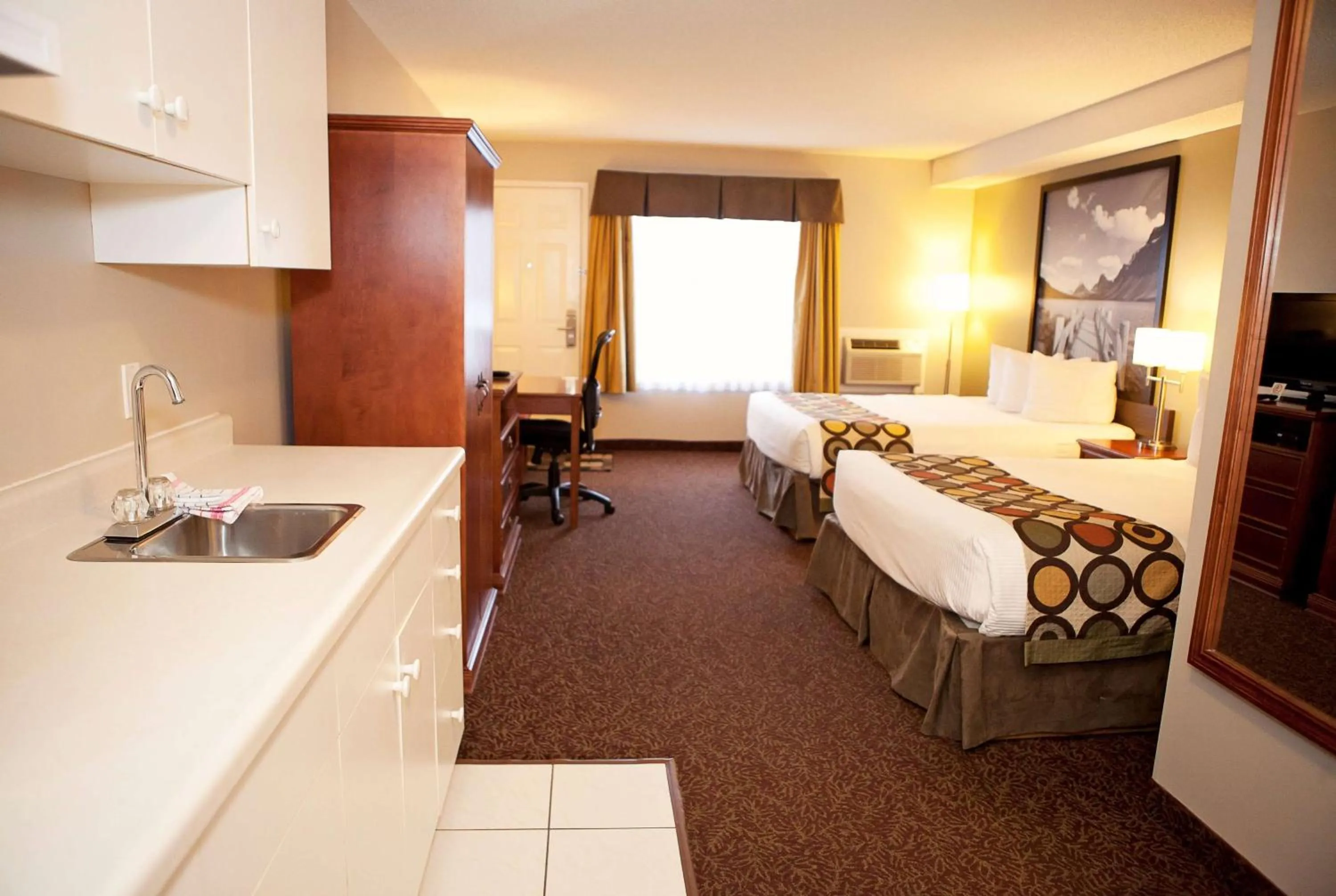 Studio with Two Queen Beds - Non-Smoking in Super 8 by Wyndham Cochrane