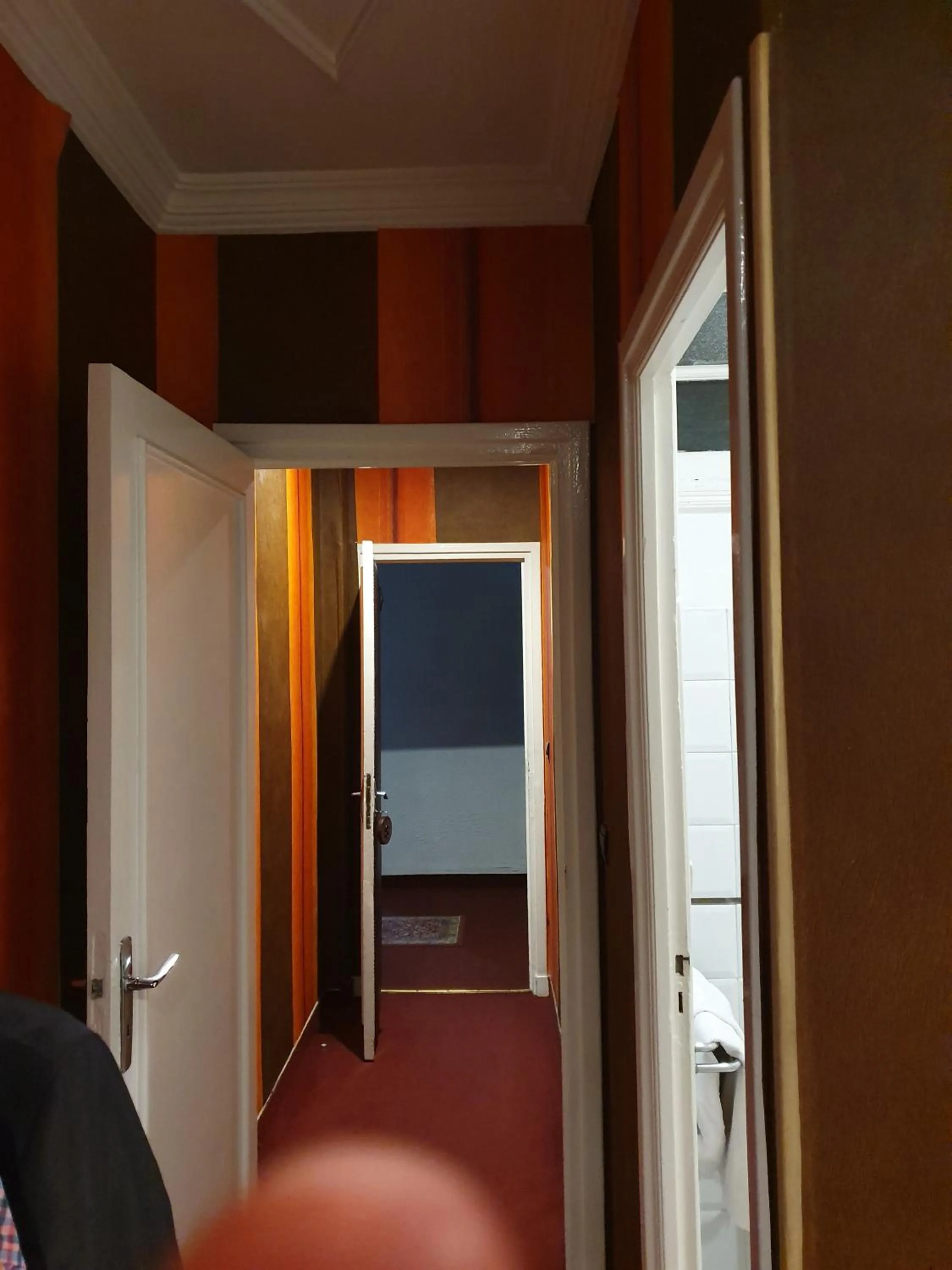 Deluxe Twin Room in Ambassy Hotel