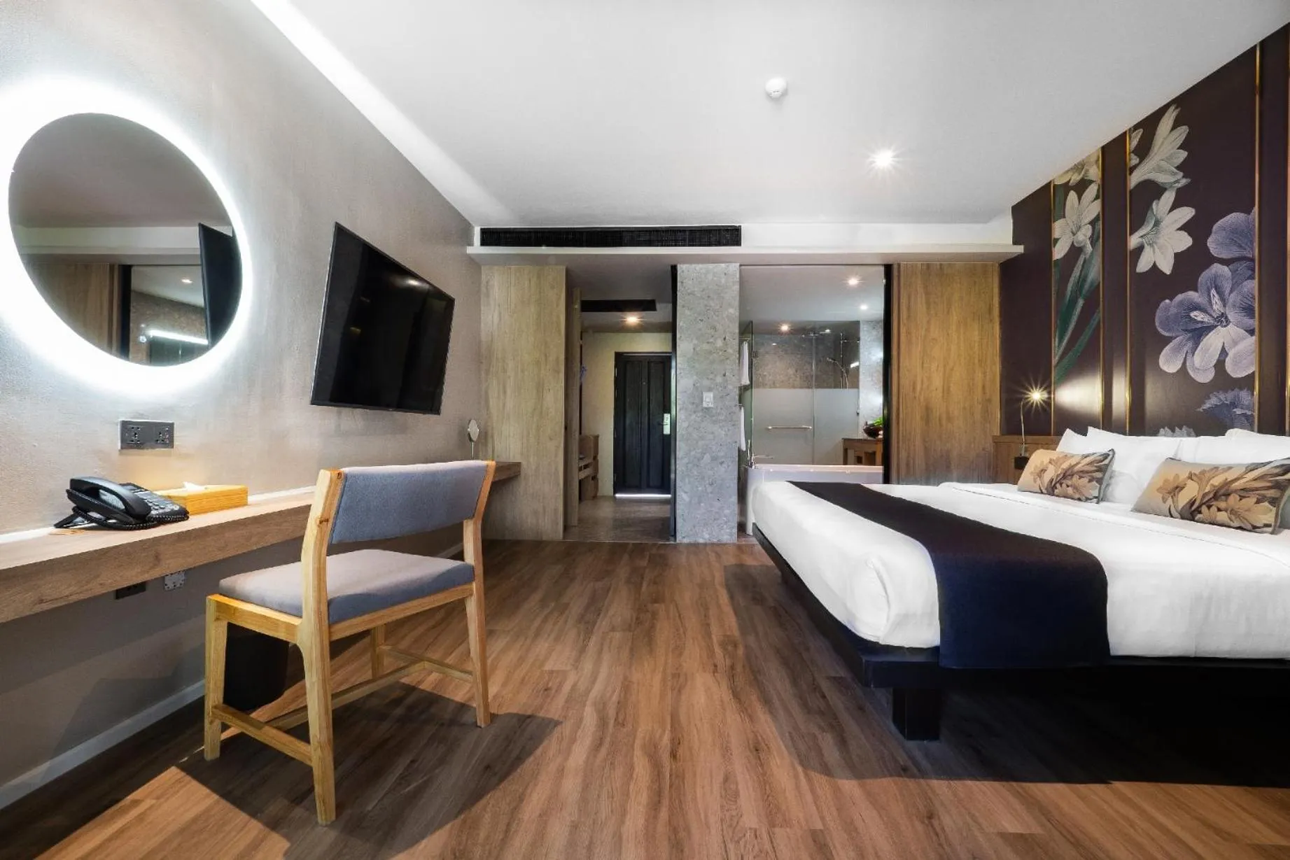 Deluxe Seaside King in La Flora Khao Lak - SHA Extra Plus