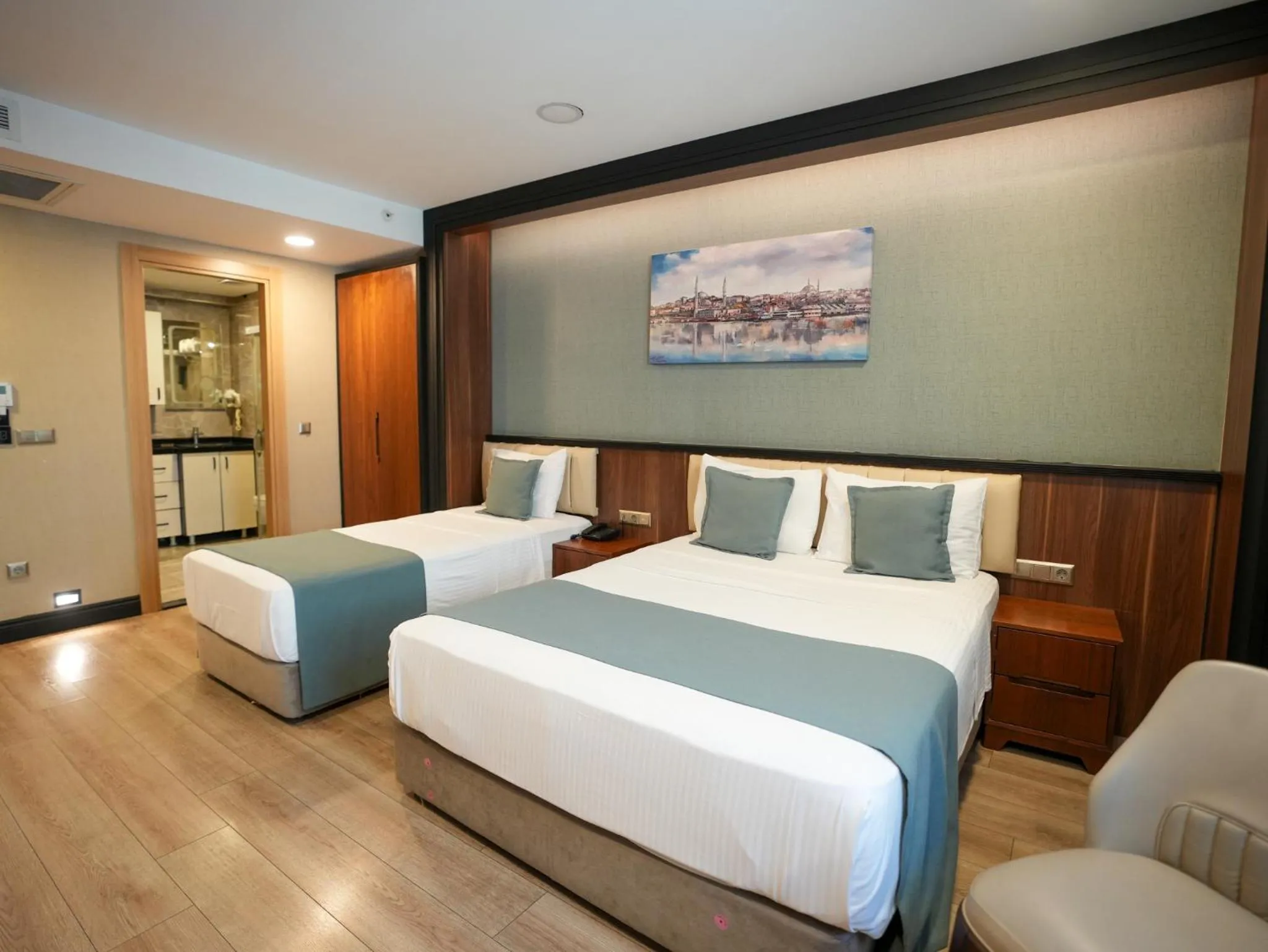 Standard Quadruple Room in Valens Hotel Downtown