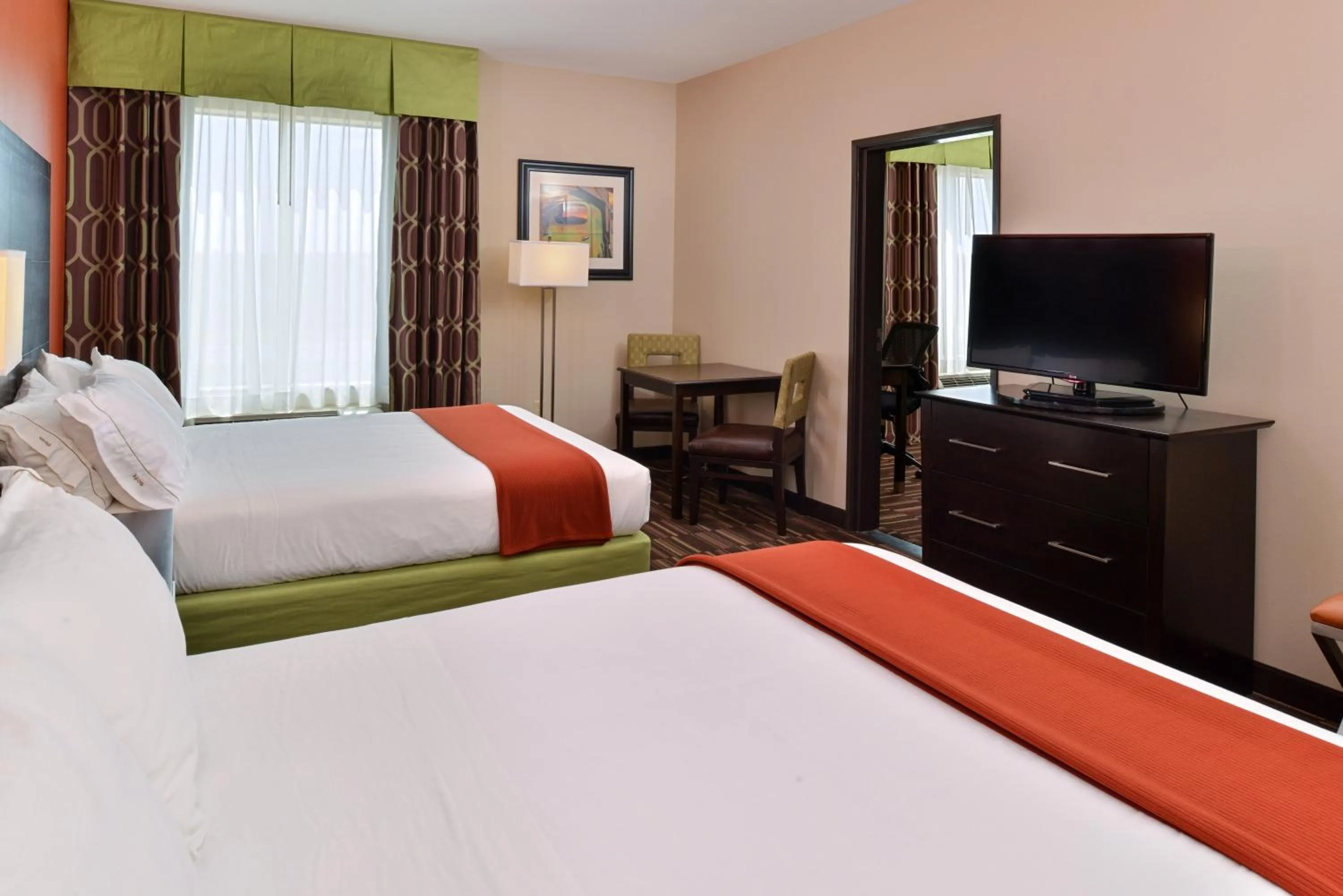 One-Bedroom Suite with Two Queen Beds in Holiday Inn Express Alva by IHG