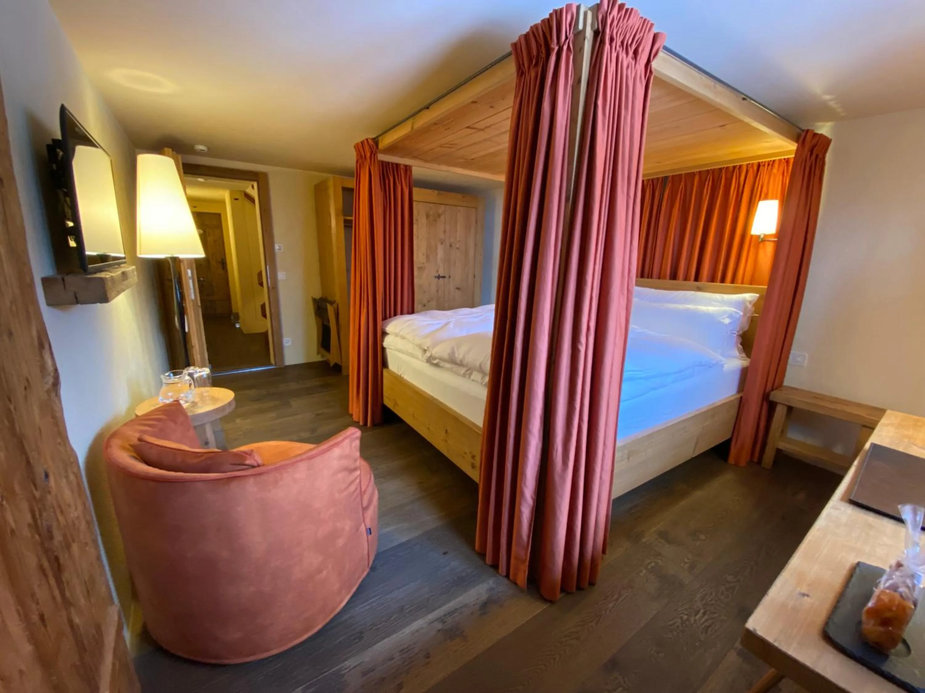 Double Room "Hirtenzimmer" in Maiensässhotel Guarda Val