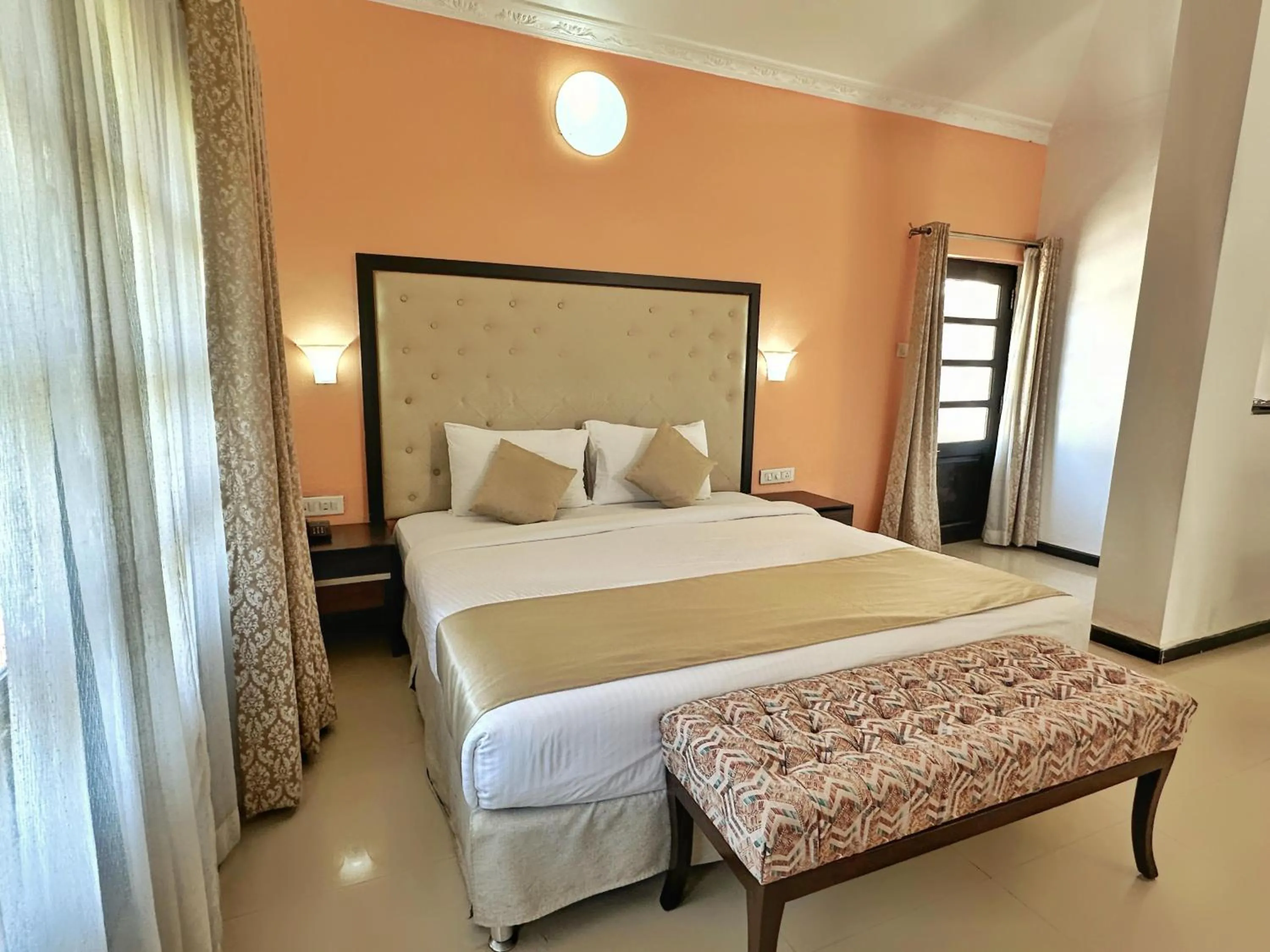 Suite in Silver Sands Hideaway Resort, Candolim
