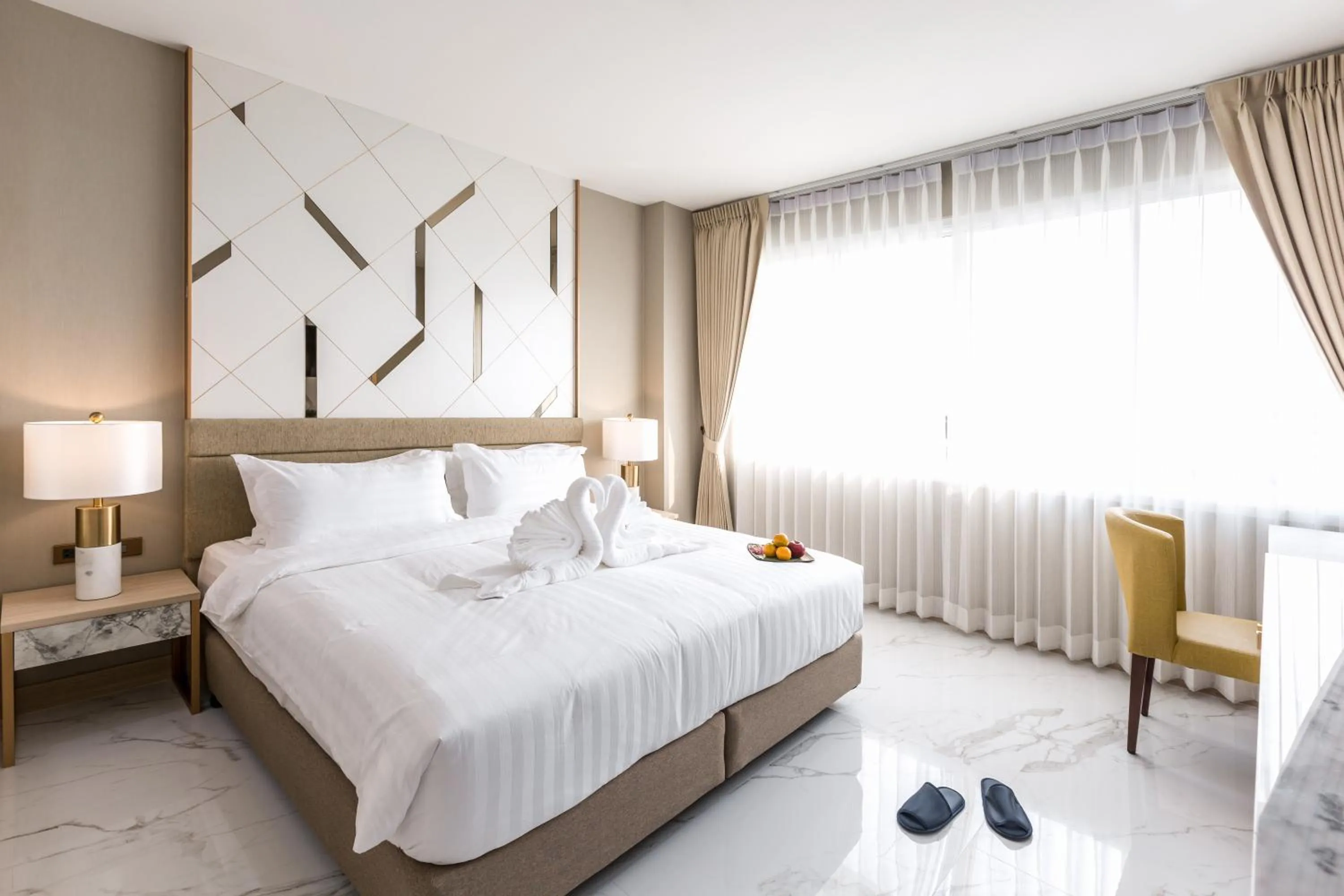 Grand Deluxe Queen in The 8 Hotel Udonthani