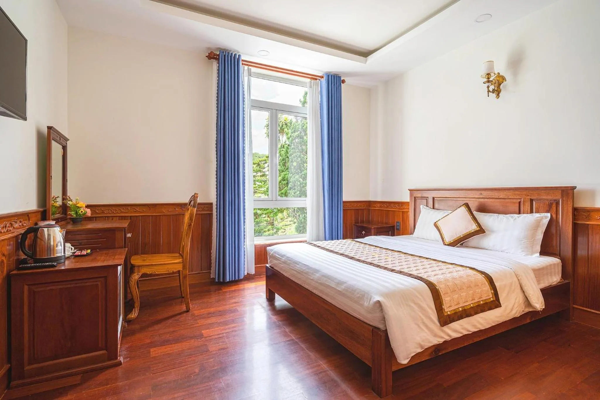 Deluxe Suite in Dieu Thong Hotel