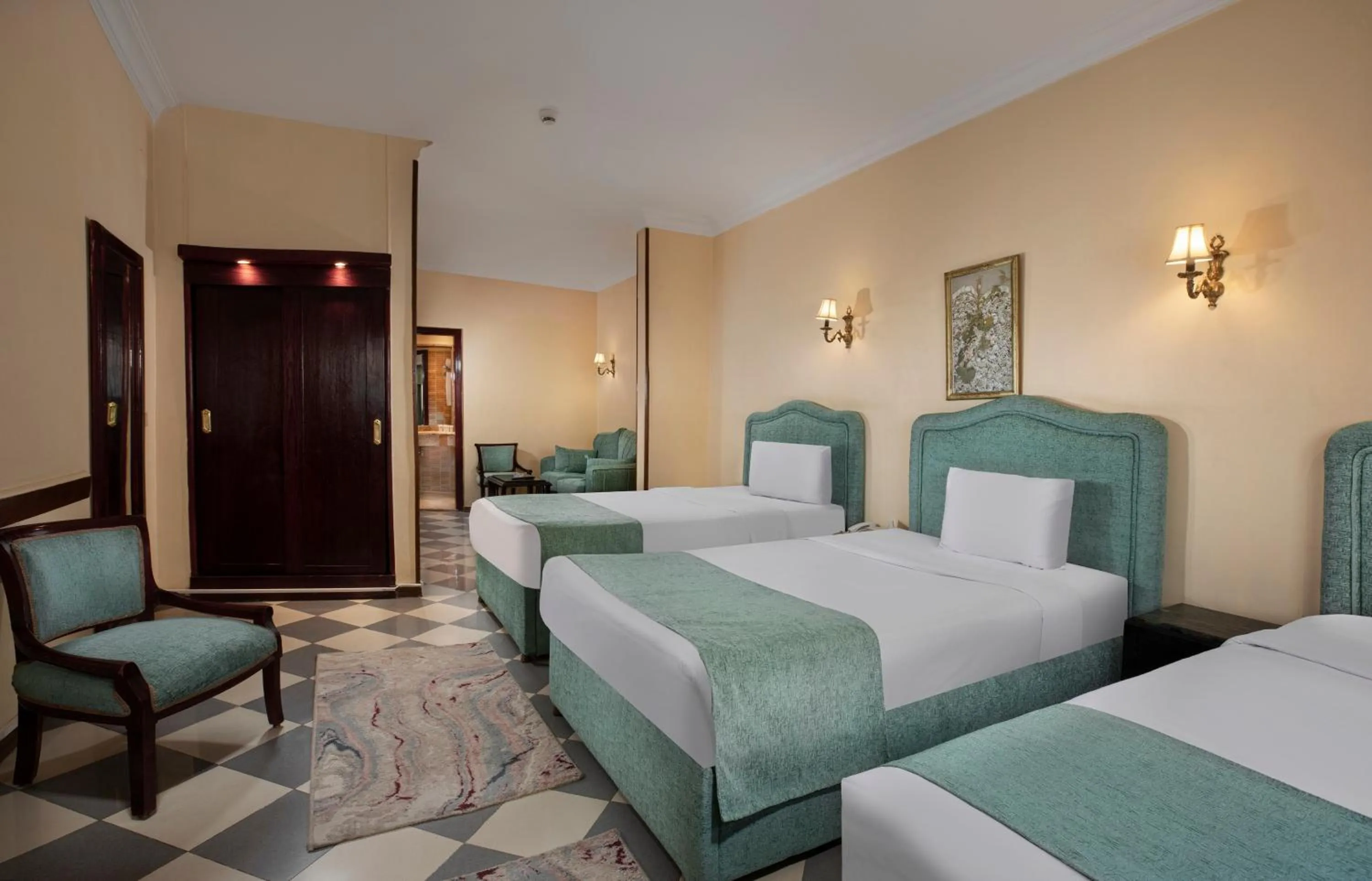Superior Triple Room in Holidays Express Hotel