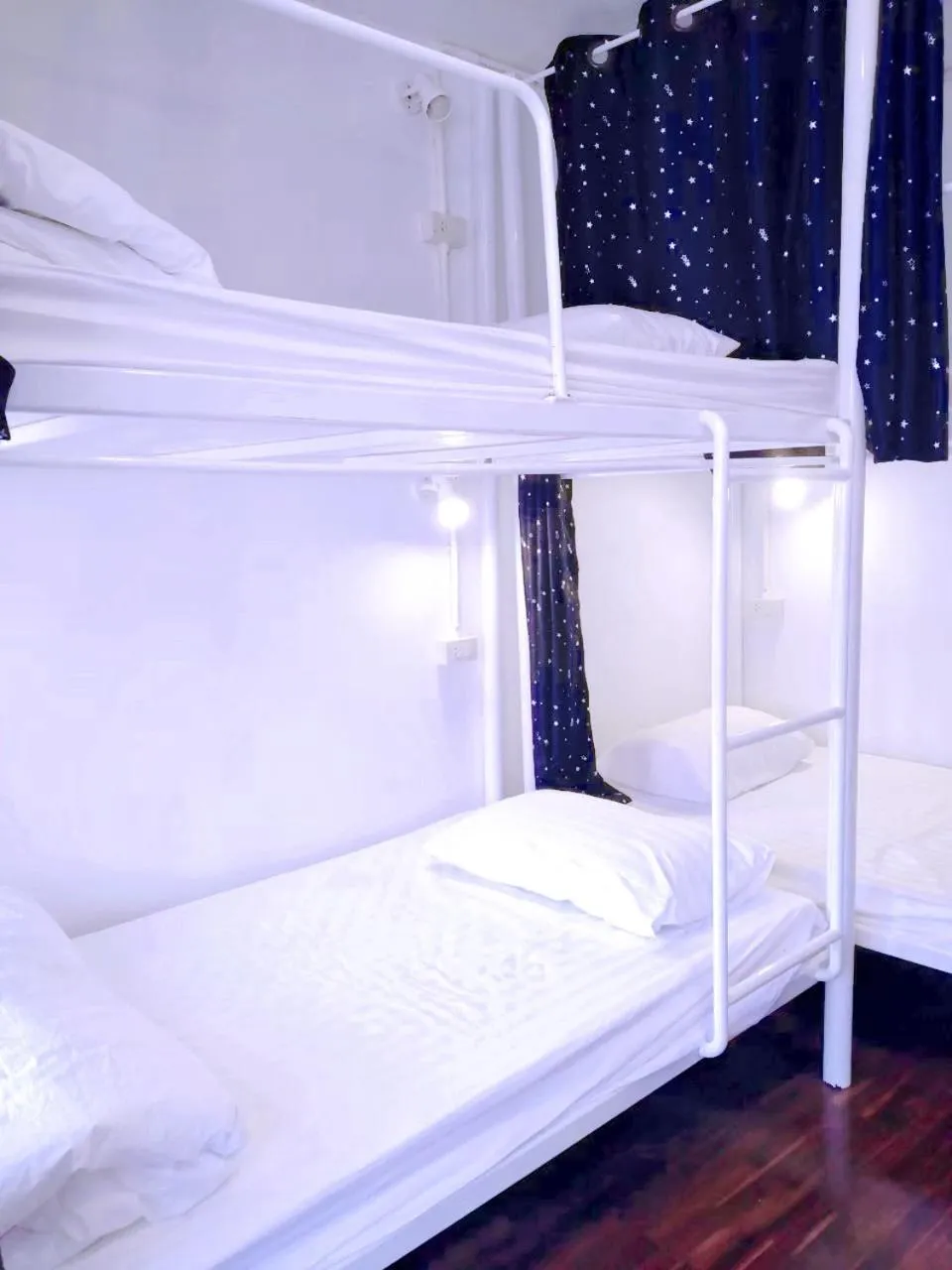 Bed in 6-Bed Female Dormitory Room in Zleepinezz Hostel