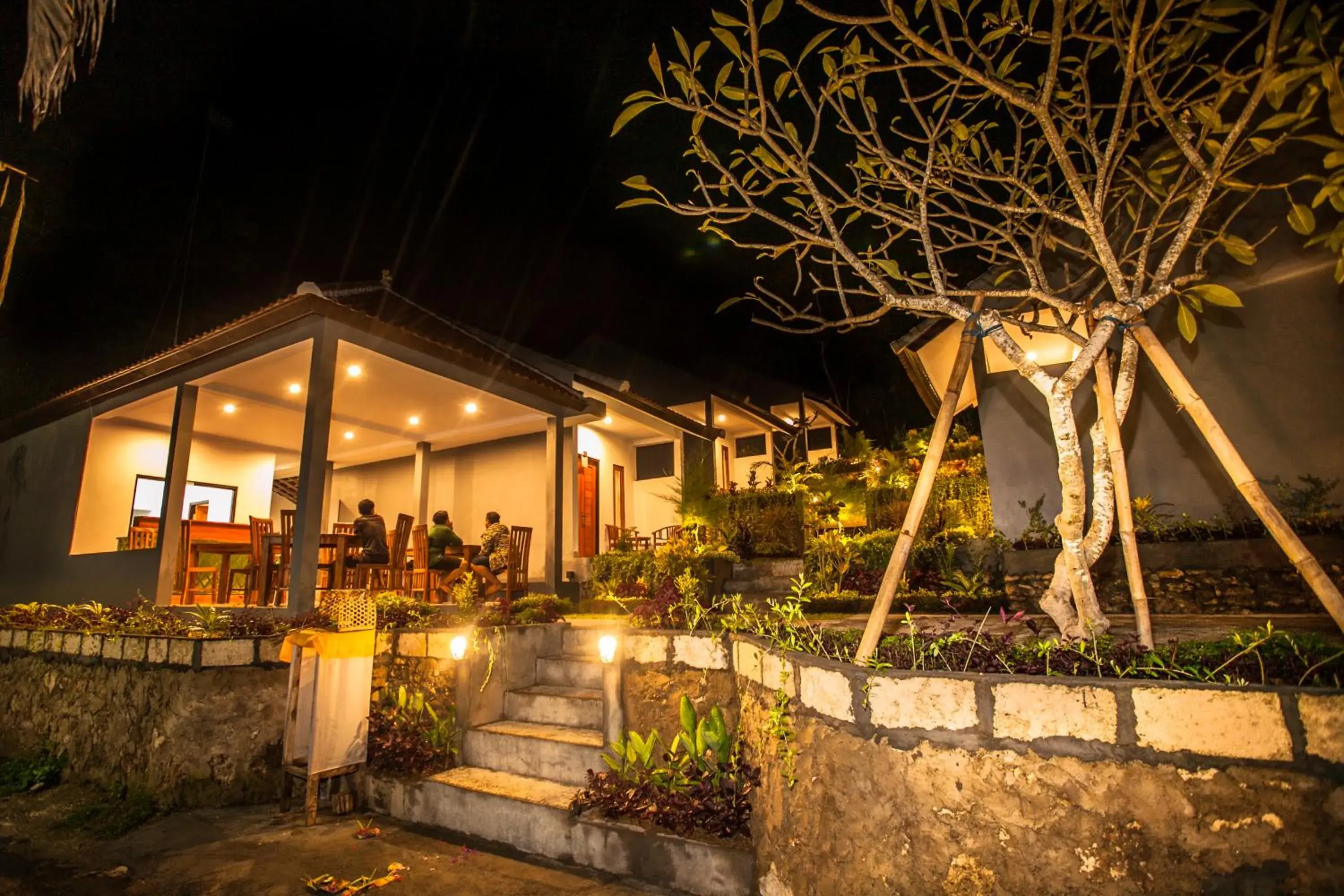 Singgahan Bungalow by ecommerceloka Singgahan Bungalow by ecommerceloka