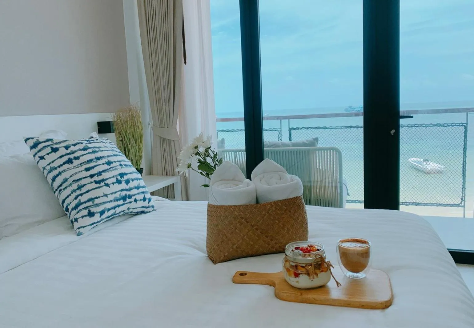  Superior King Room with Sea View in Blue Tao Beach Hotel - SHA Plus