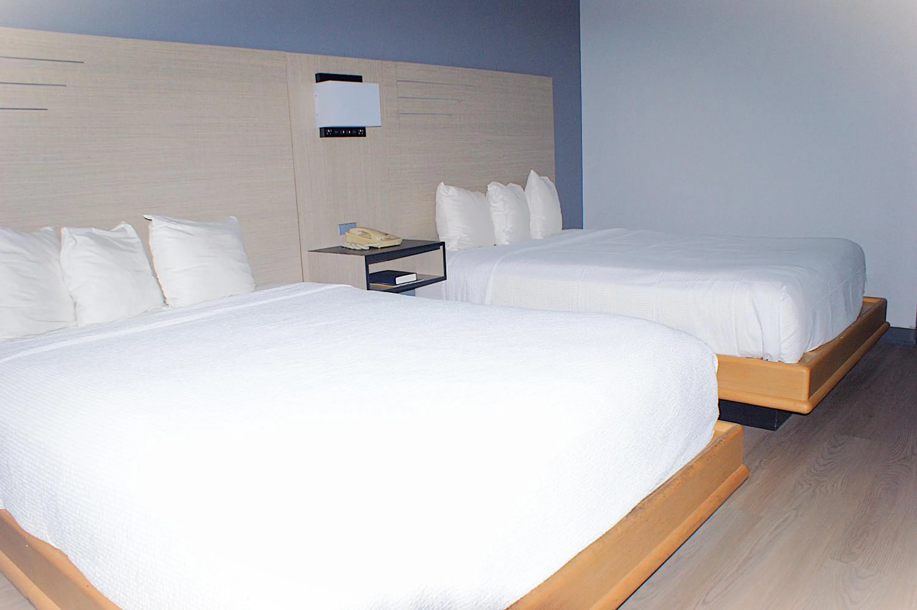 2 Queen Beds Pet Friendly in Sonesta Essential Van Buren-Fort Smith