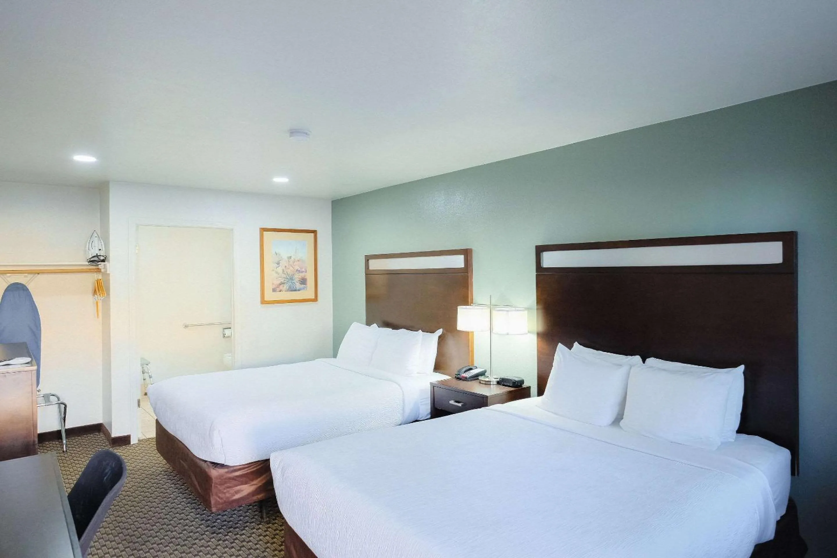 Queen Room with Two Queen Beds and Tub - Accessible/Non-Smoking in Quality Inn Holbrook near Petrified Forest