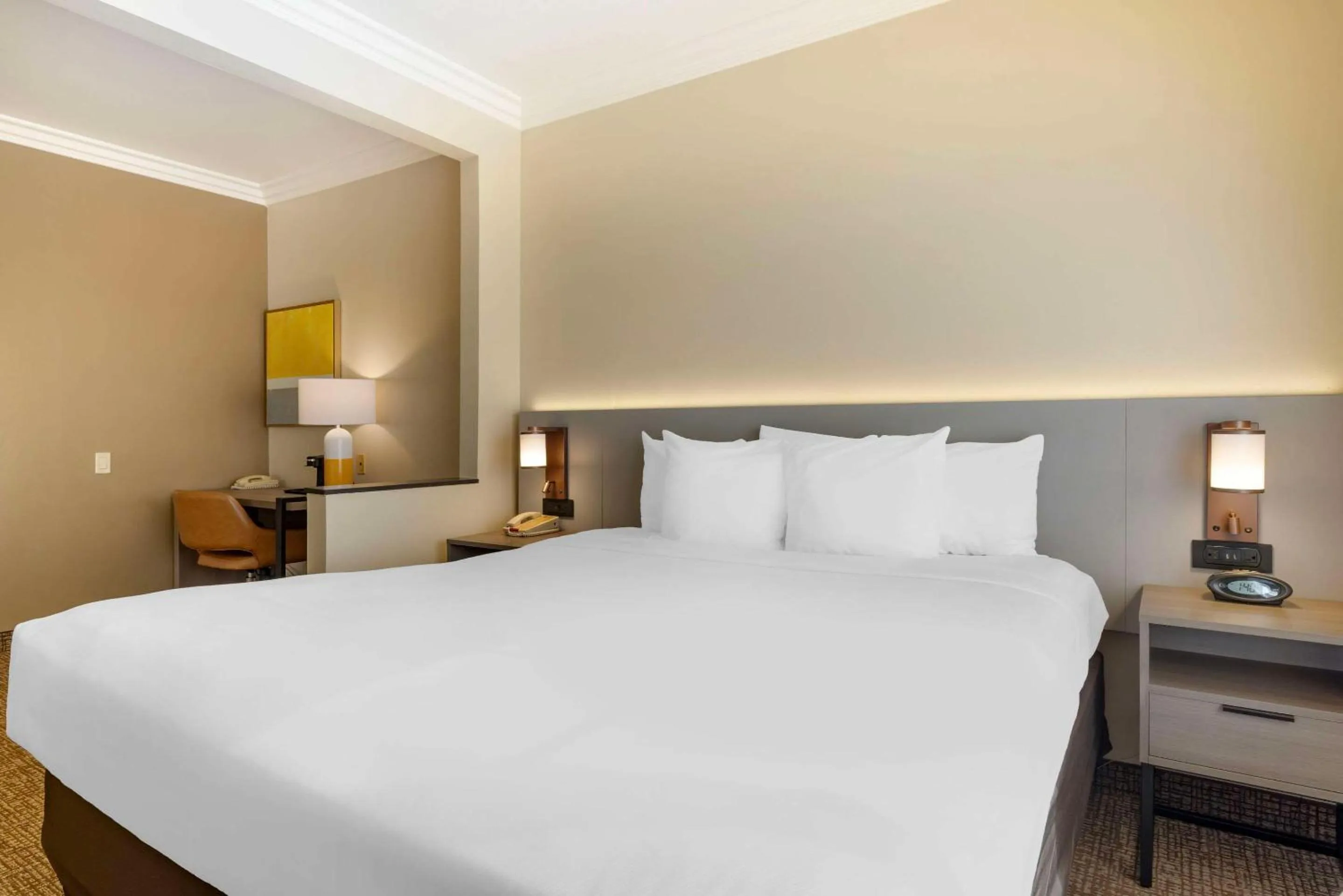 Ocean View Suite, Sofa Bed, 1 King Bed, Living Room, Non Smoking in Comfort Suites Oceanside Camp Pendleton Area