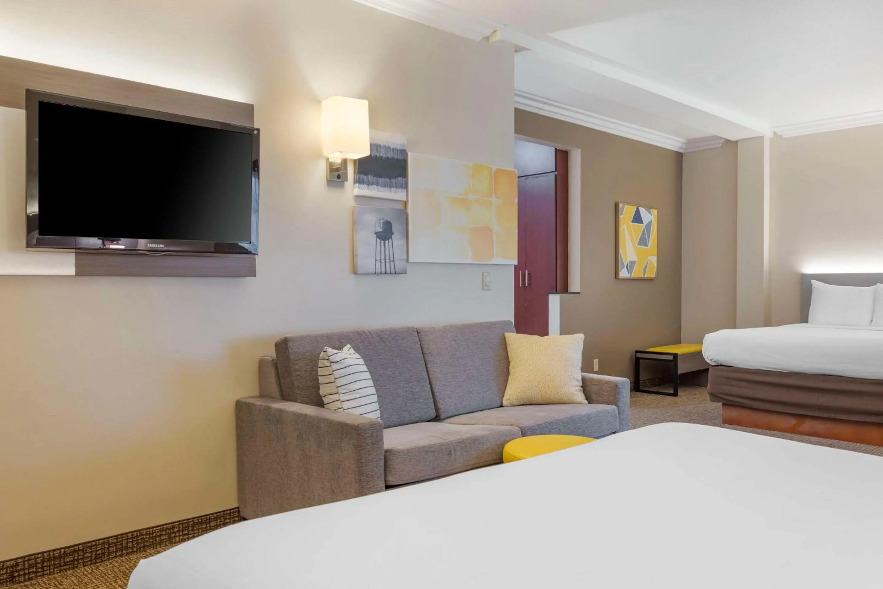 Superior Suite, 3 Queen Beds, Sofa Bed, Non Smoking in Comfort Suites Oceanside Camp Pendleton Area