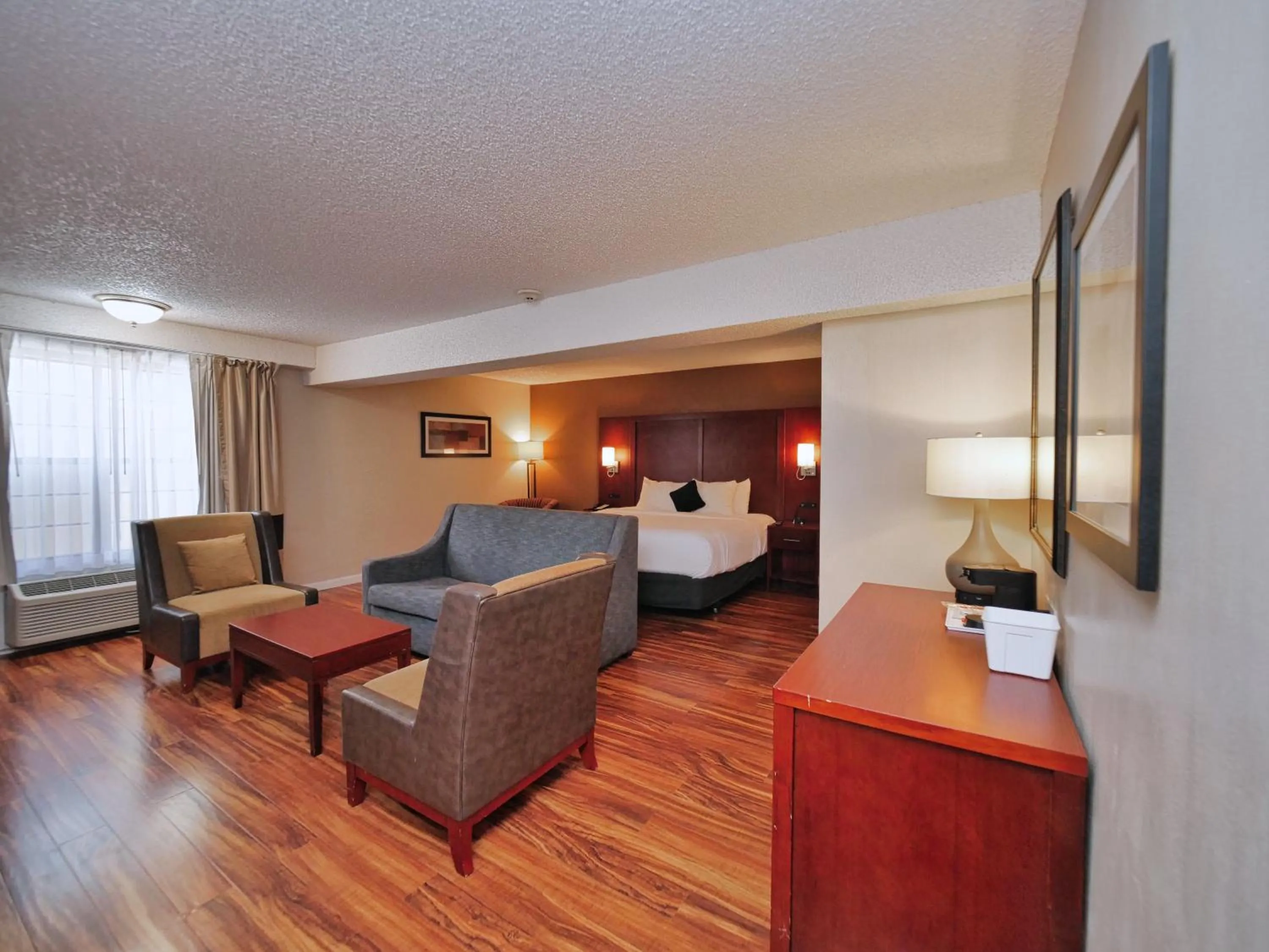 Corporate Suite in Red Lion Inn & Suites Auburn