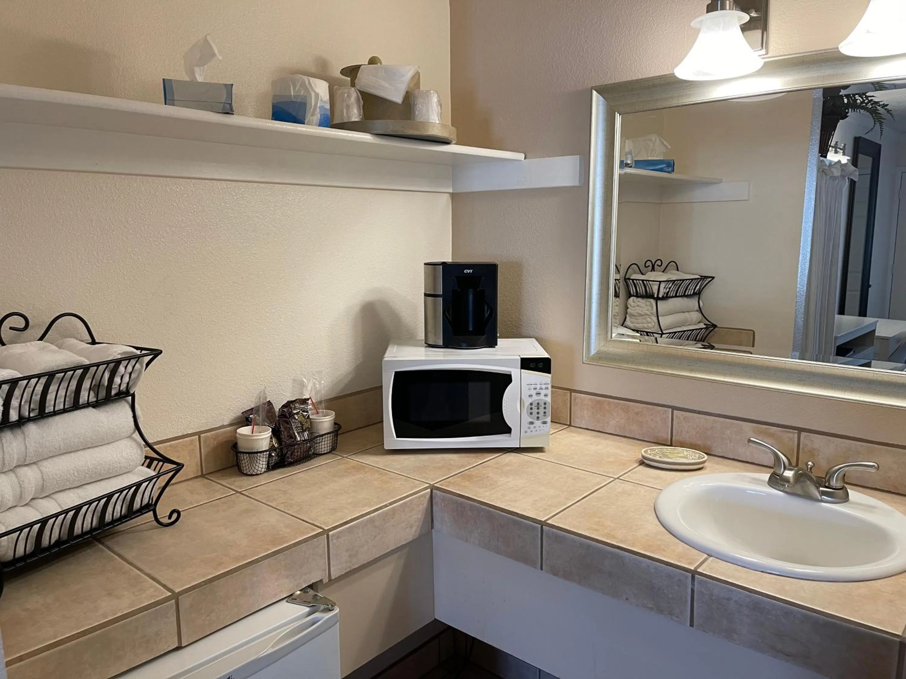 Queen Room with Two Queen Beds - Non-Smoking in The Inn at Baechtel Creek