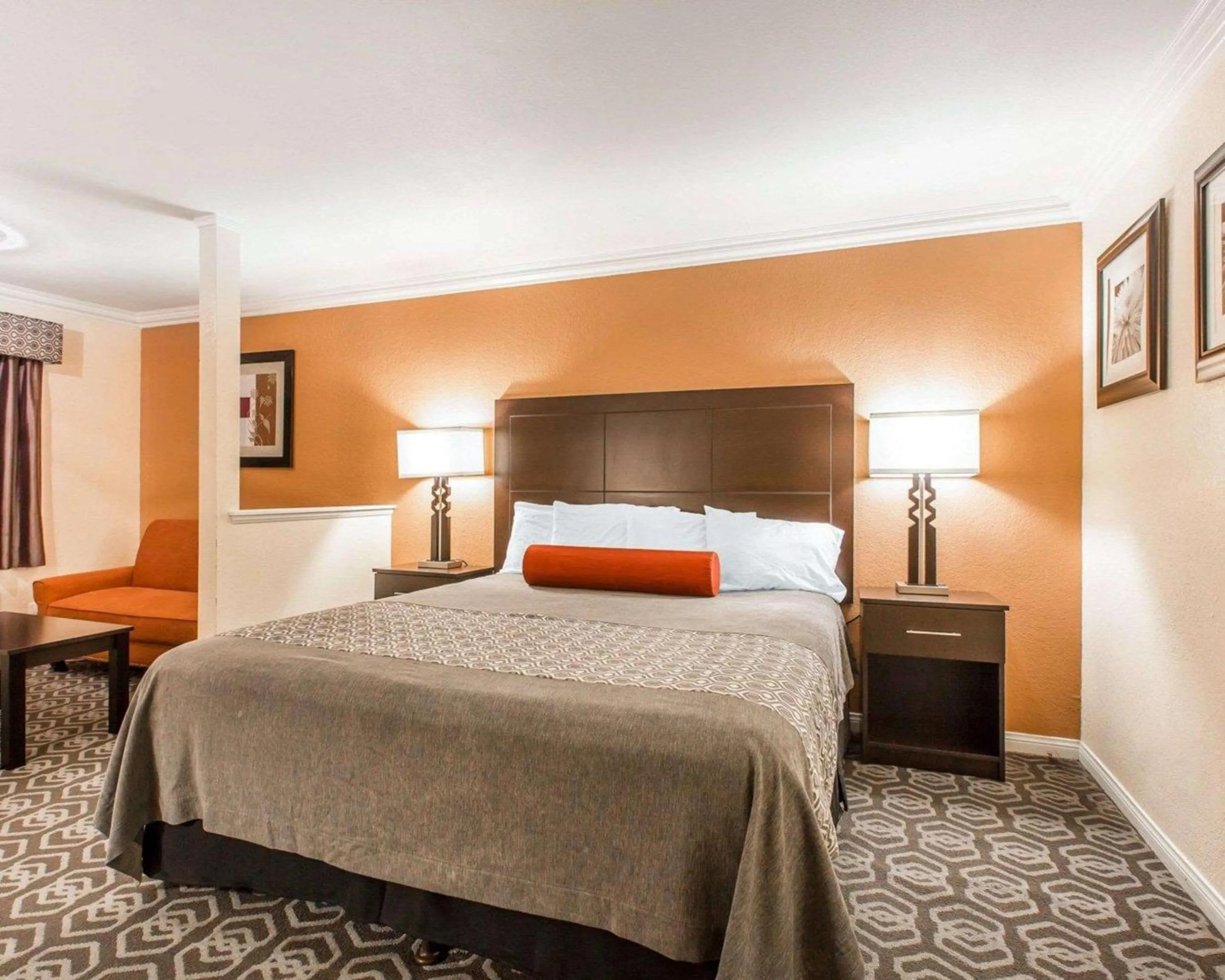 Suite, 1 King Bed, Accessible Tub, Non-Smoking in Rodeway Inn & Suites Colton-Riverside