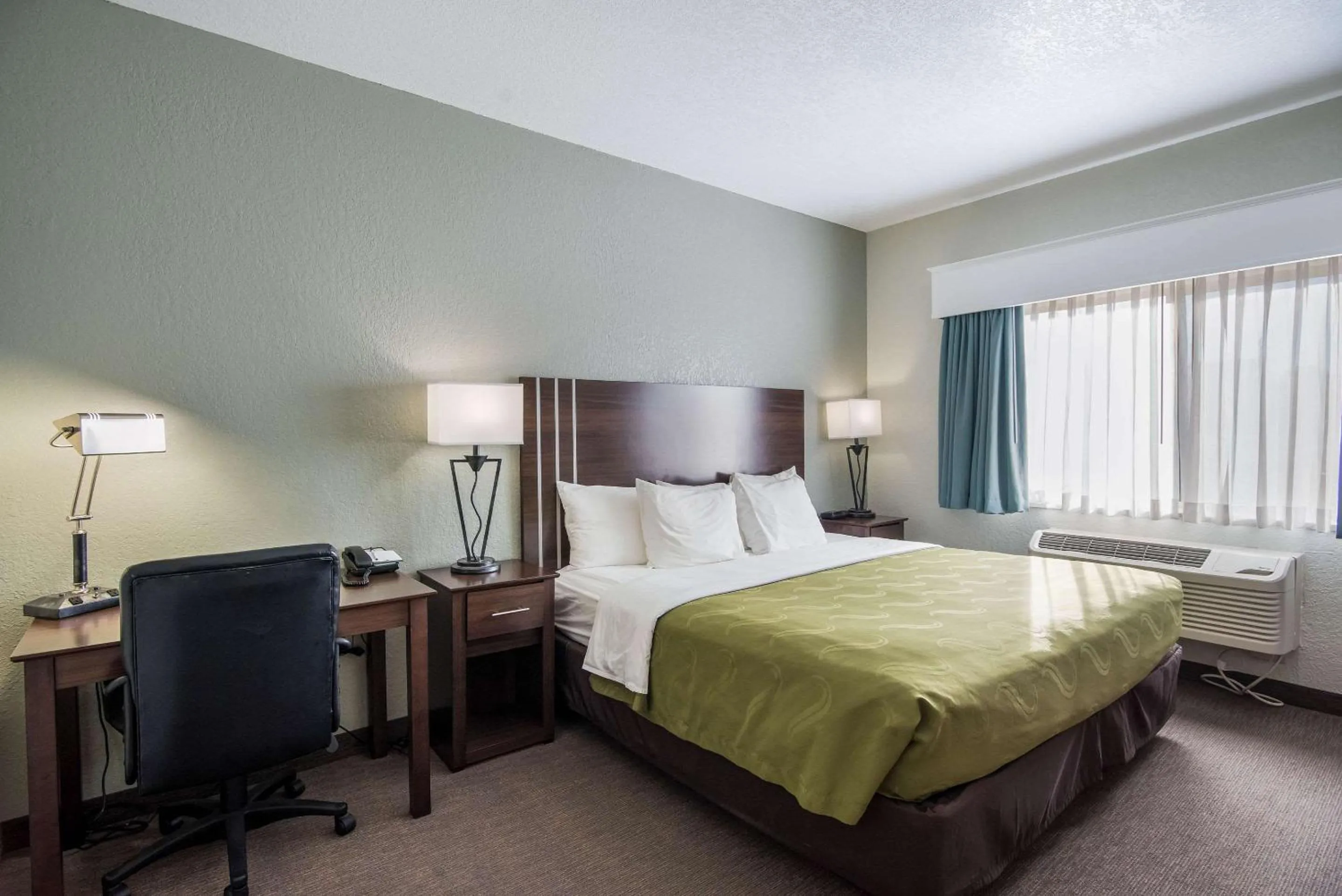 King Room - Accessible/Non-Smoking in Quality Inn & Suites Pueblo West