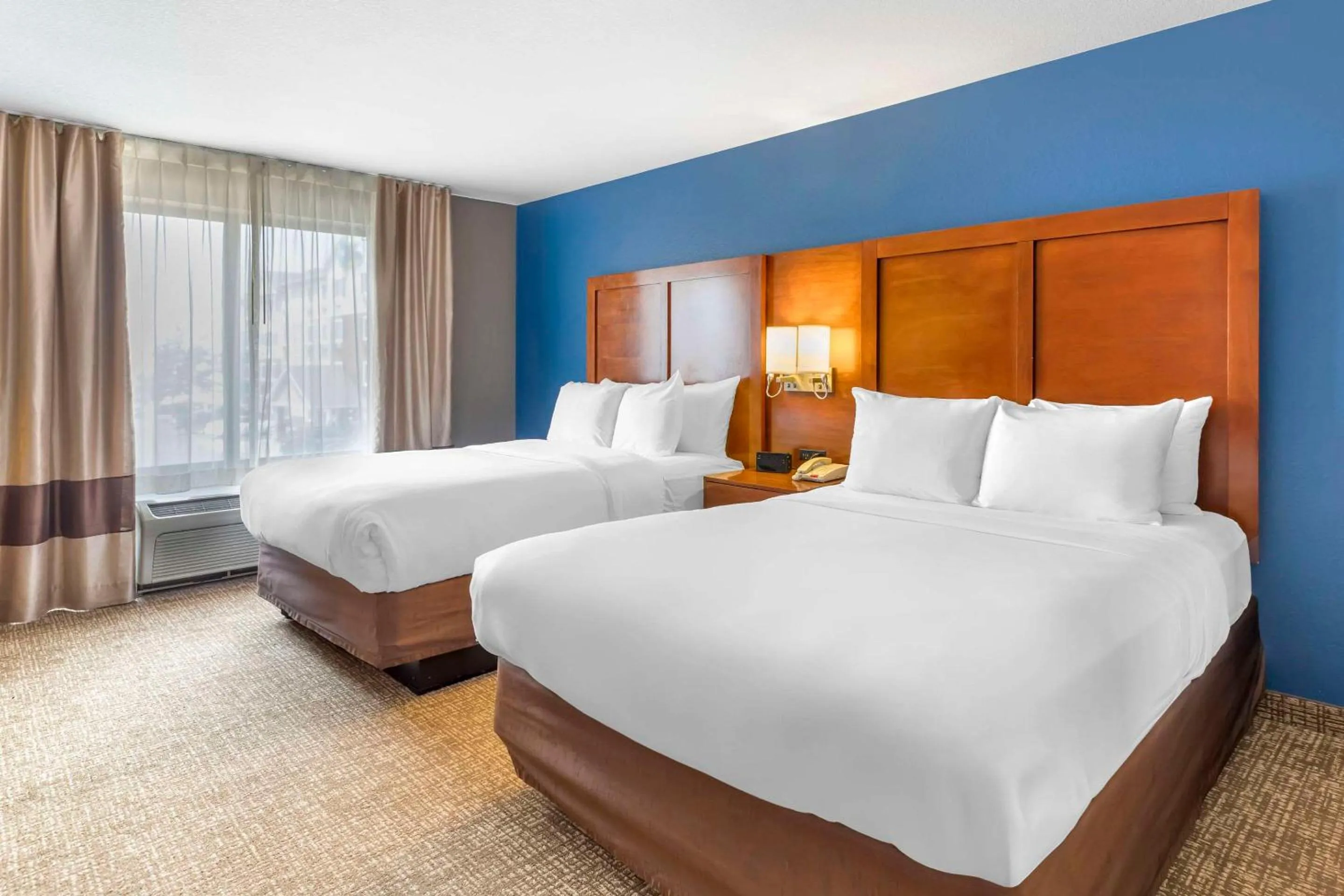 Business Suite with Two Queen Beds - Accessible/Non-Smoking in Comfort Suites Longmont