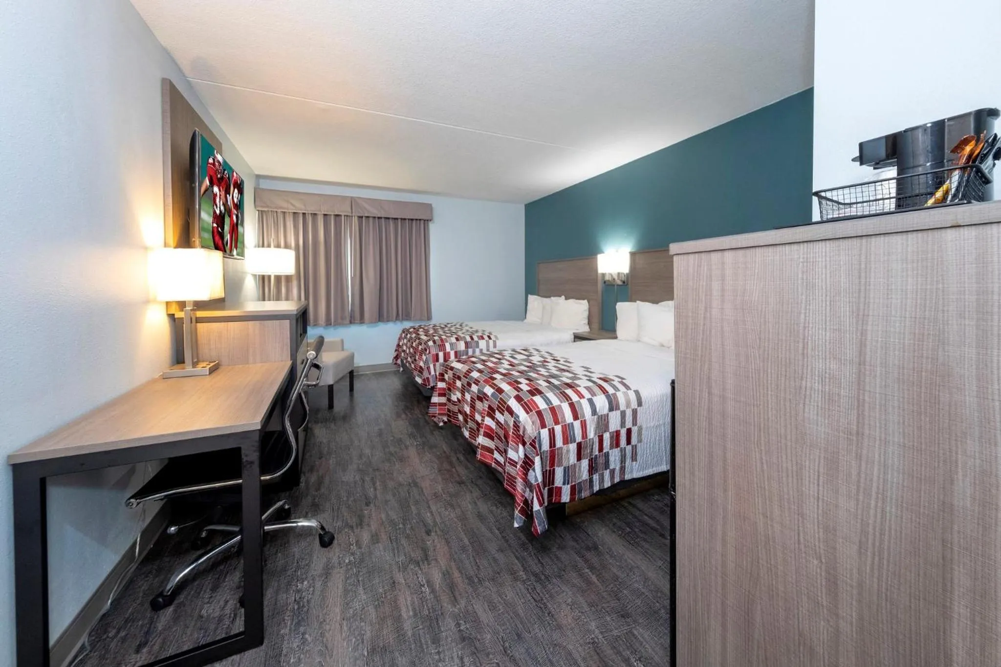 Superior Room with Two Double Beds Smoke Free in Red Roof Inn & Suites Wilmington – New Castle