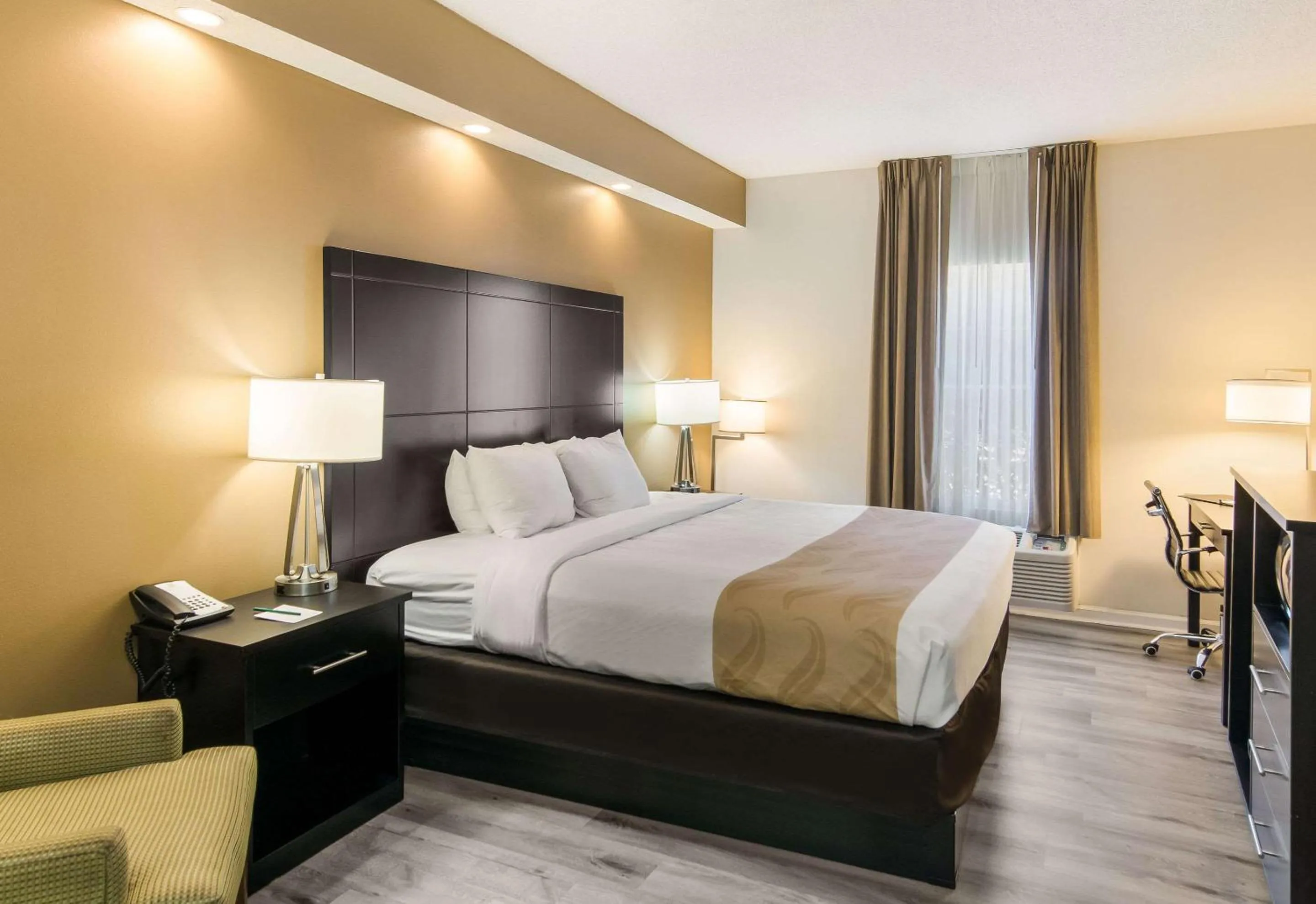 King Room - Non-Smoking in Quality Inn Crestview Near Eglin AFB