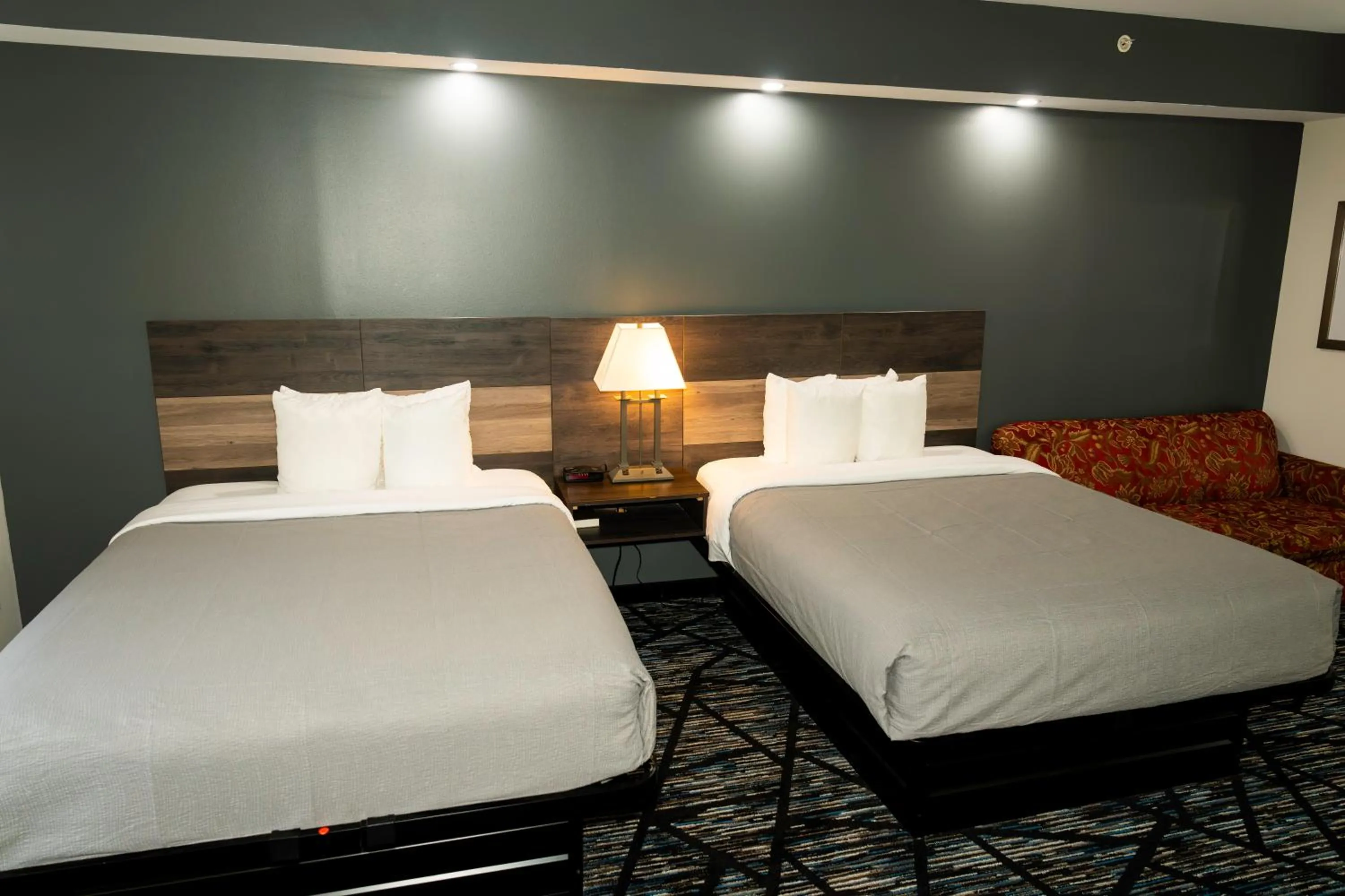 Double Room with Two Double Beds - Mobility Accessible/Non-Smoking in Quality Inn Rome South