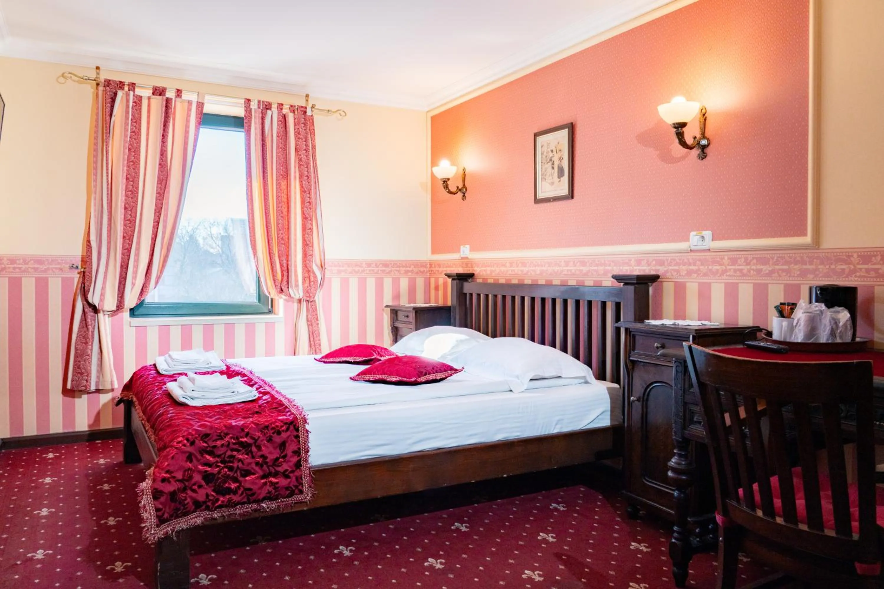 Superior Double Room with Sofa in Casa del Sole Boutique Hotel Timisoara