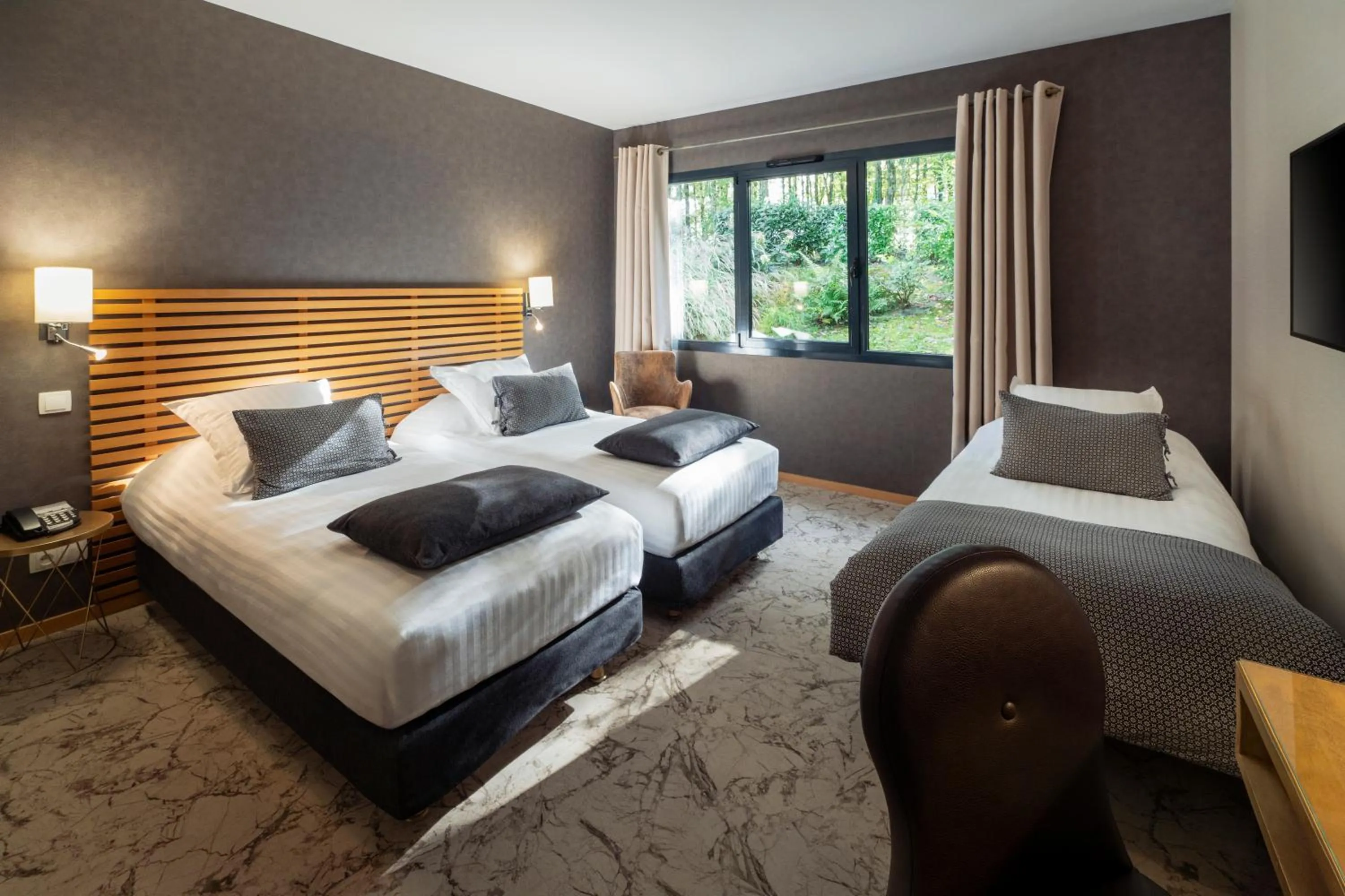 Family Room - Non-Smoking in Best Western Plus Hotel De La Regate-Erdre