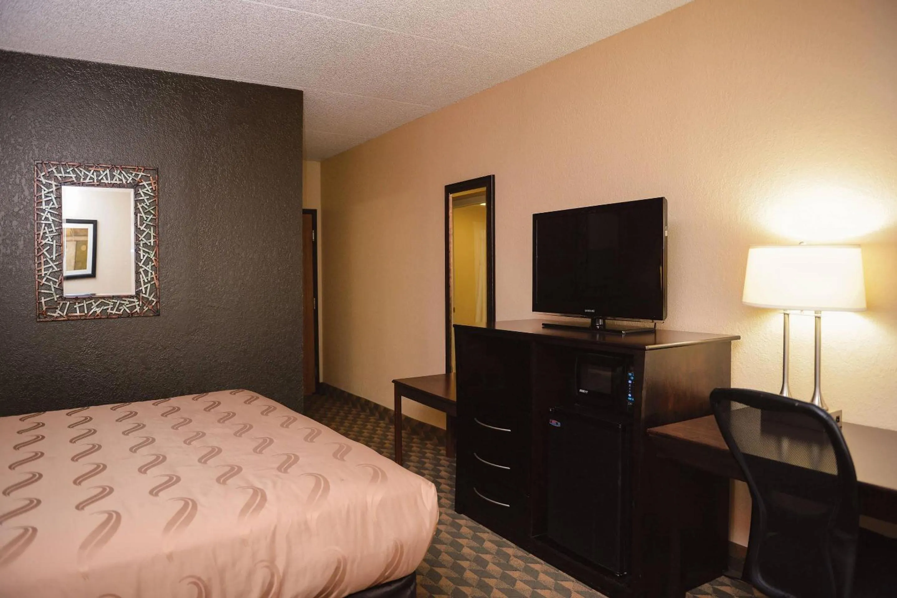 King Room - Non-Smoking in Quality Inn & Suites Ames Conference Center Near ISU Campus