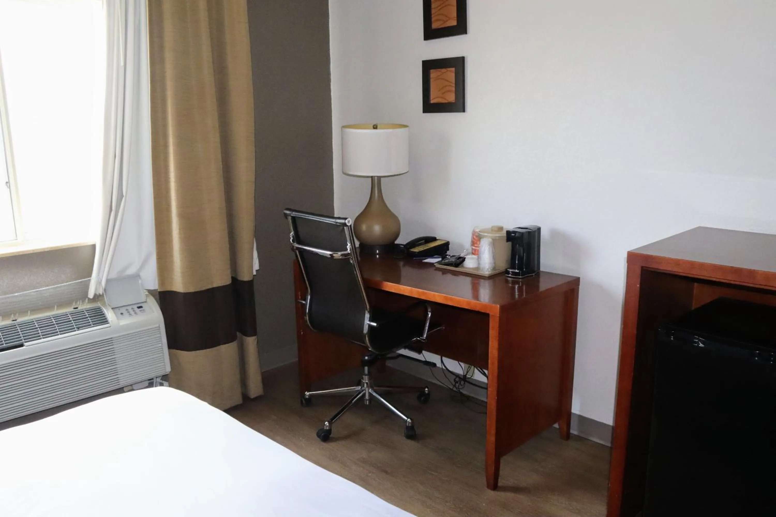 Queen Room - Accessible/Nonsmoking in Comfort Inn & Suites Coralville - Iowa City near Iowa River Landing