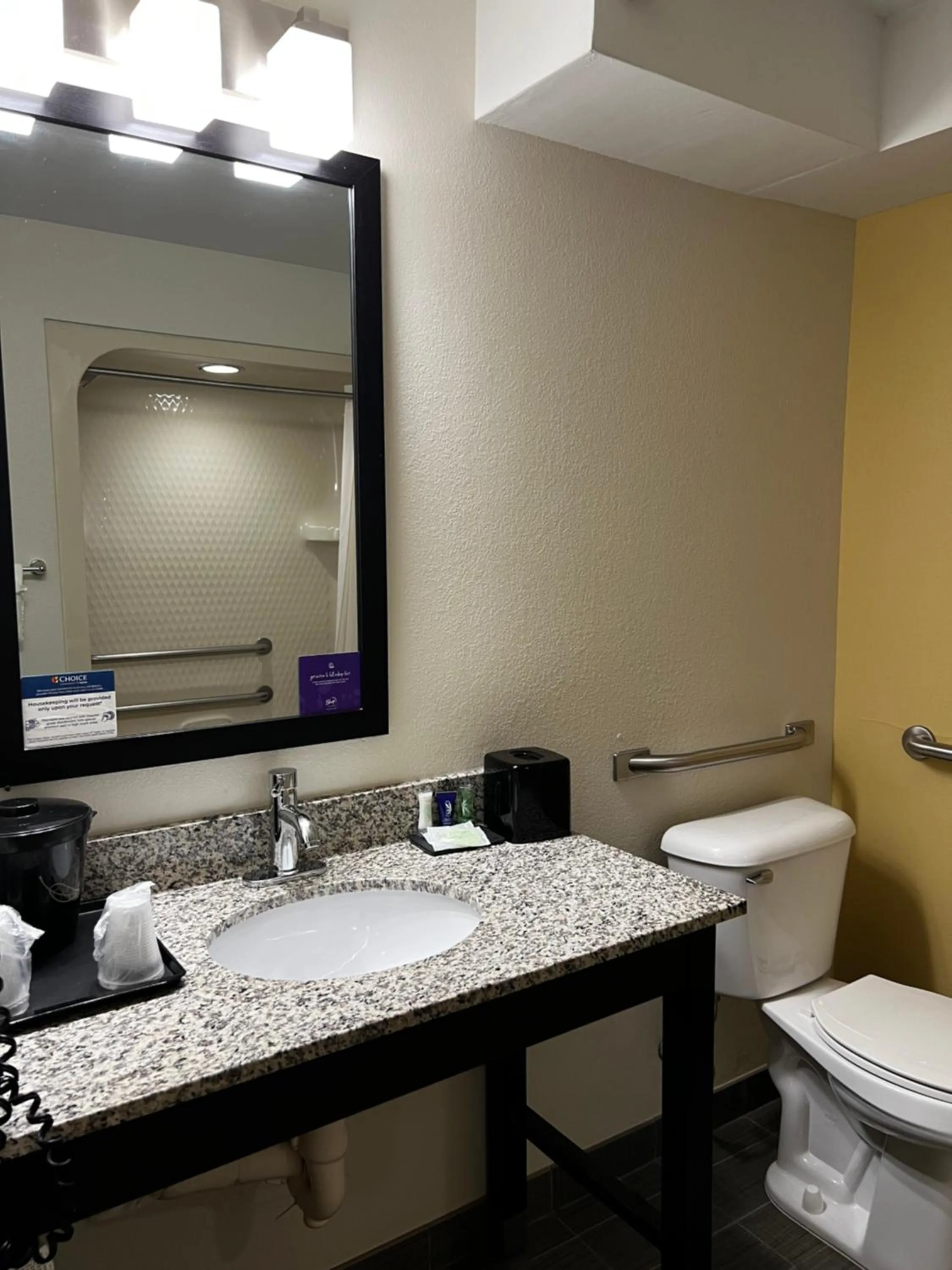 Queen Room with Accessible Tub - Accessible/Non-Smoking in Sleep Inn Tinley Park I-80 near Amphitheatre-Convention Center