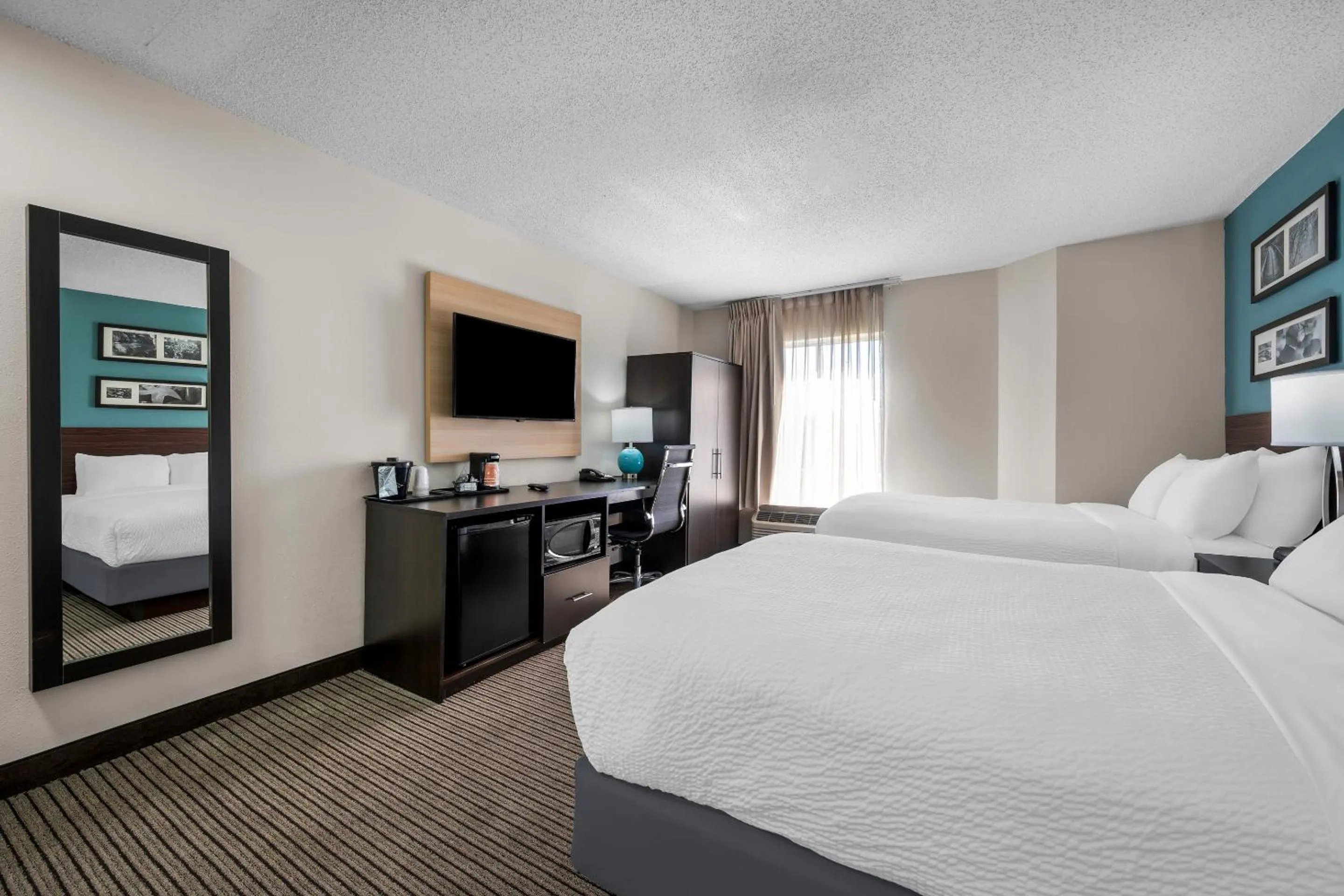 Double Room with Two Double Beds - Non-Smoking in Sleep Inn Springfield West