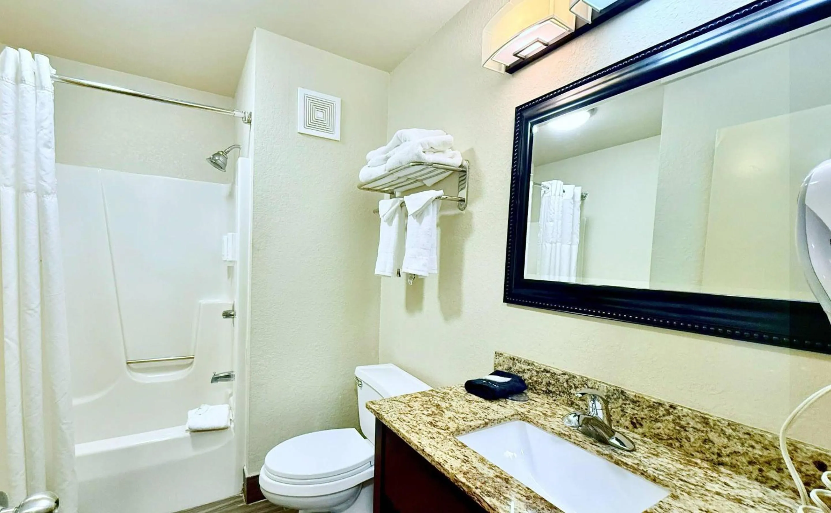 King Room - Non-Smoking in Clarion Inn & Suites Evansville Eastland Area