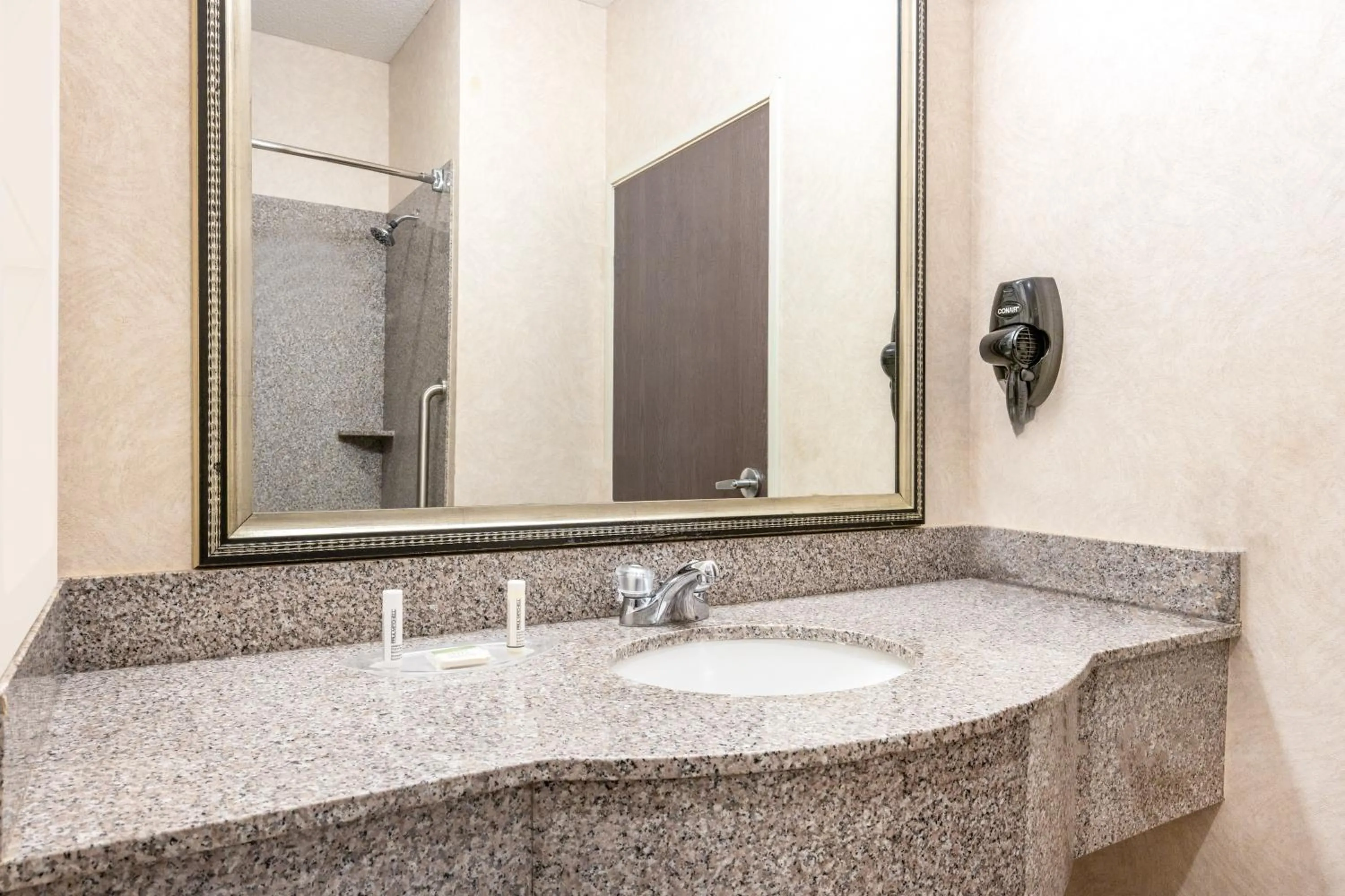 Two-Room King Suite - Non-Smoking in Baymont by Wyndham Pratt