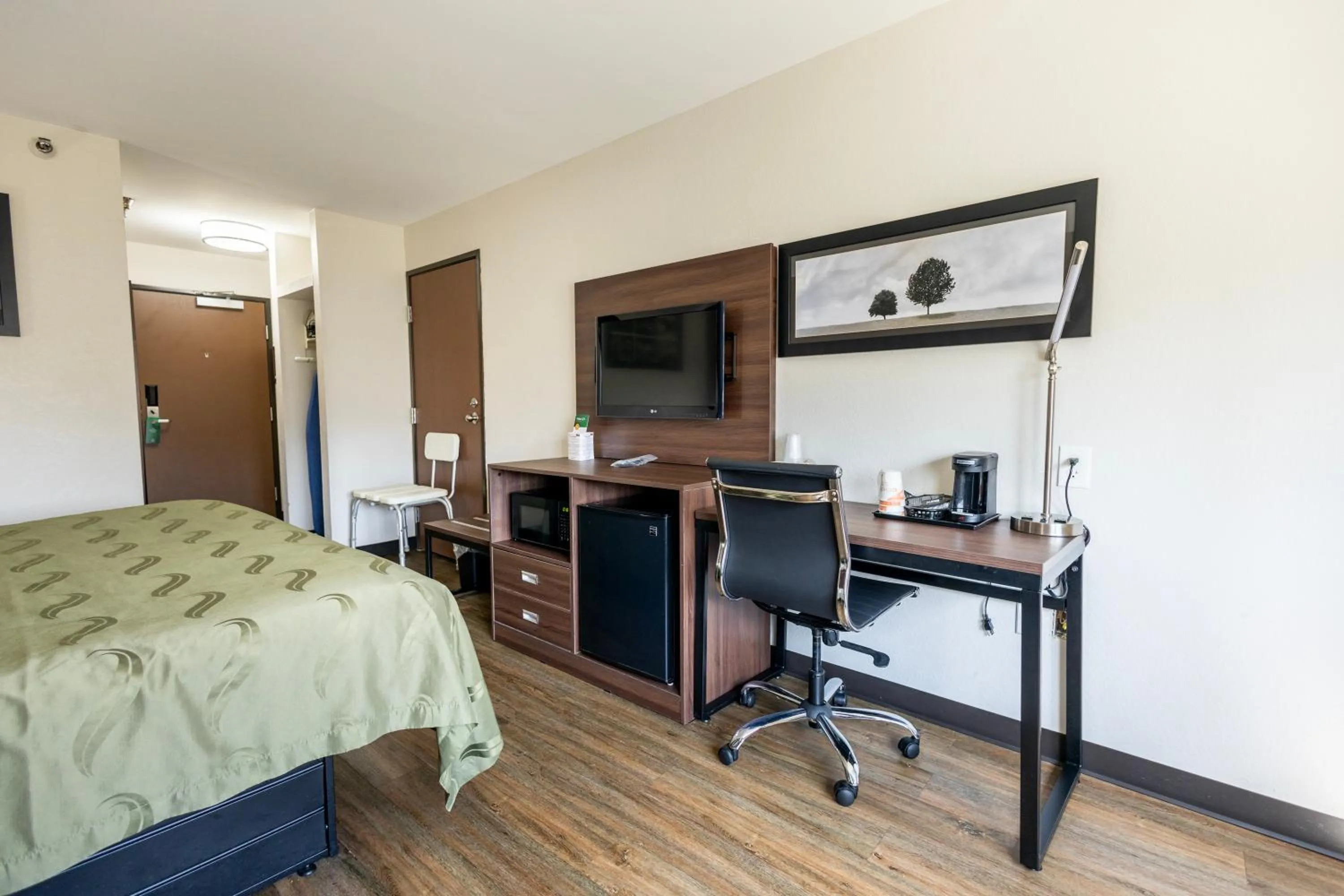 King Room - Accessible/Non-Smoking in Quality Inn Carrollton