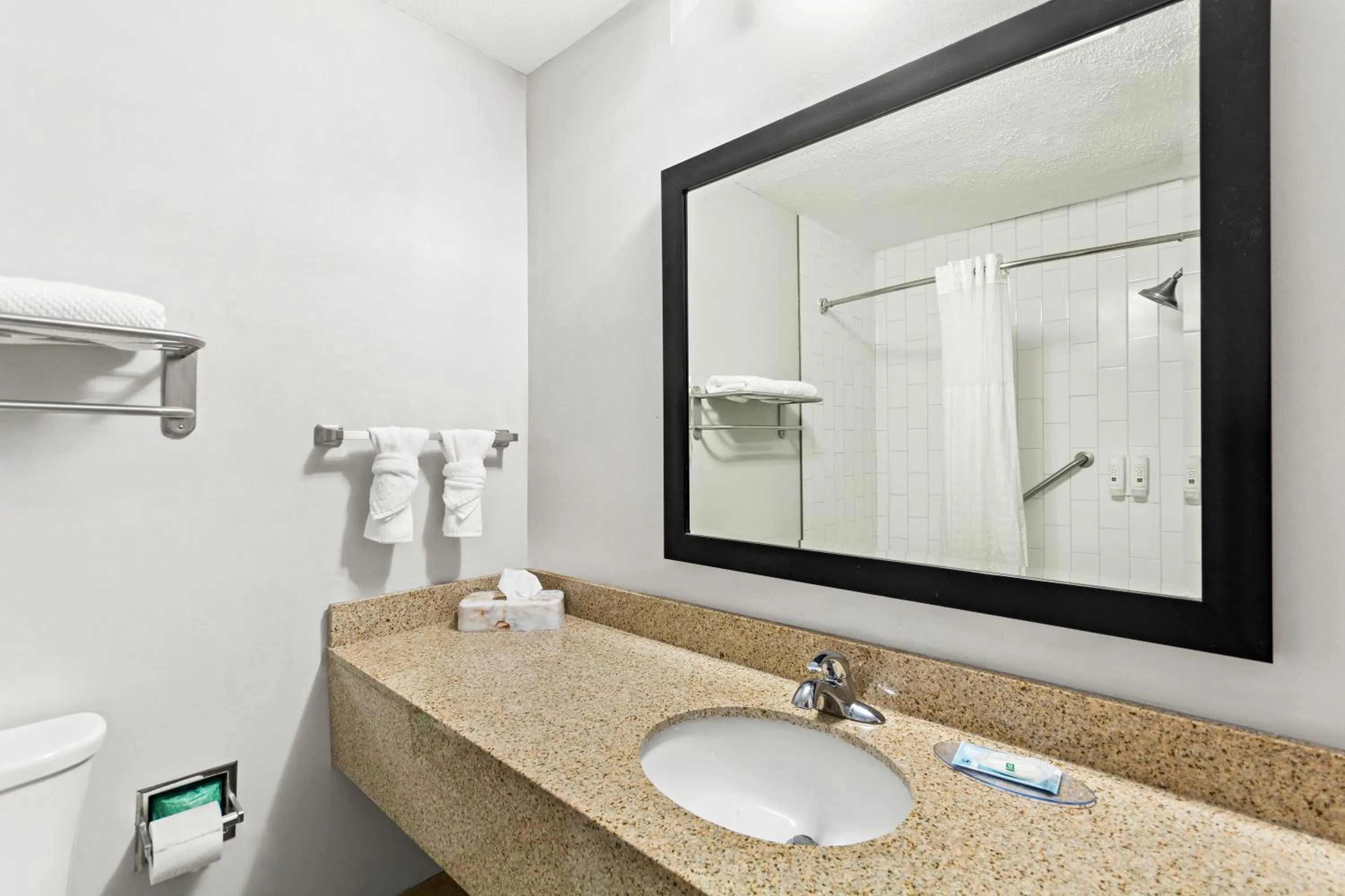 Queen Room with Two Queen Beds - Non-Smoking in Quality Inn Dry Ridge