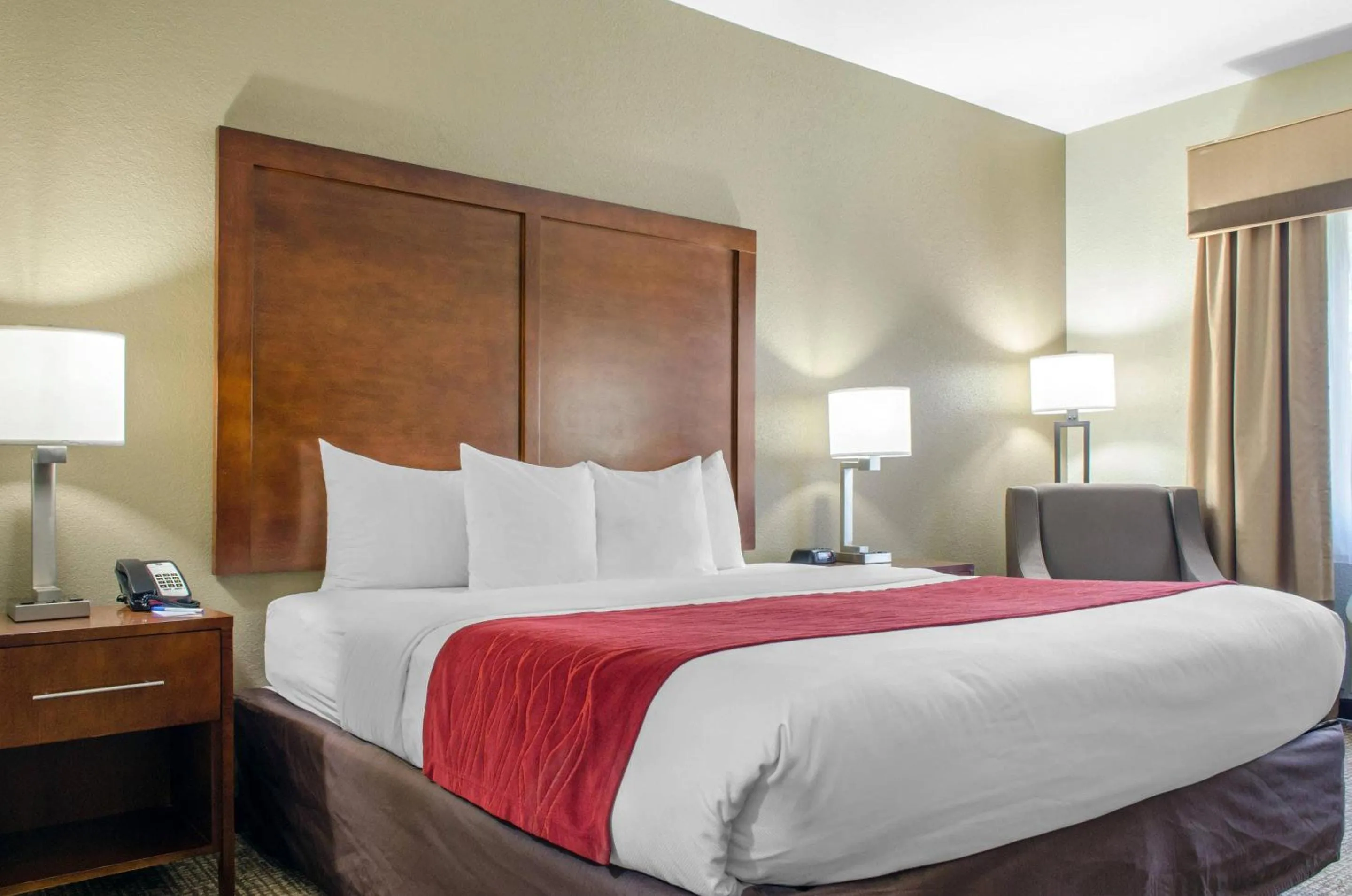 King Room - Non-Smoking in Comfort Inn & Suites Covington - Mandeville