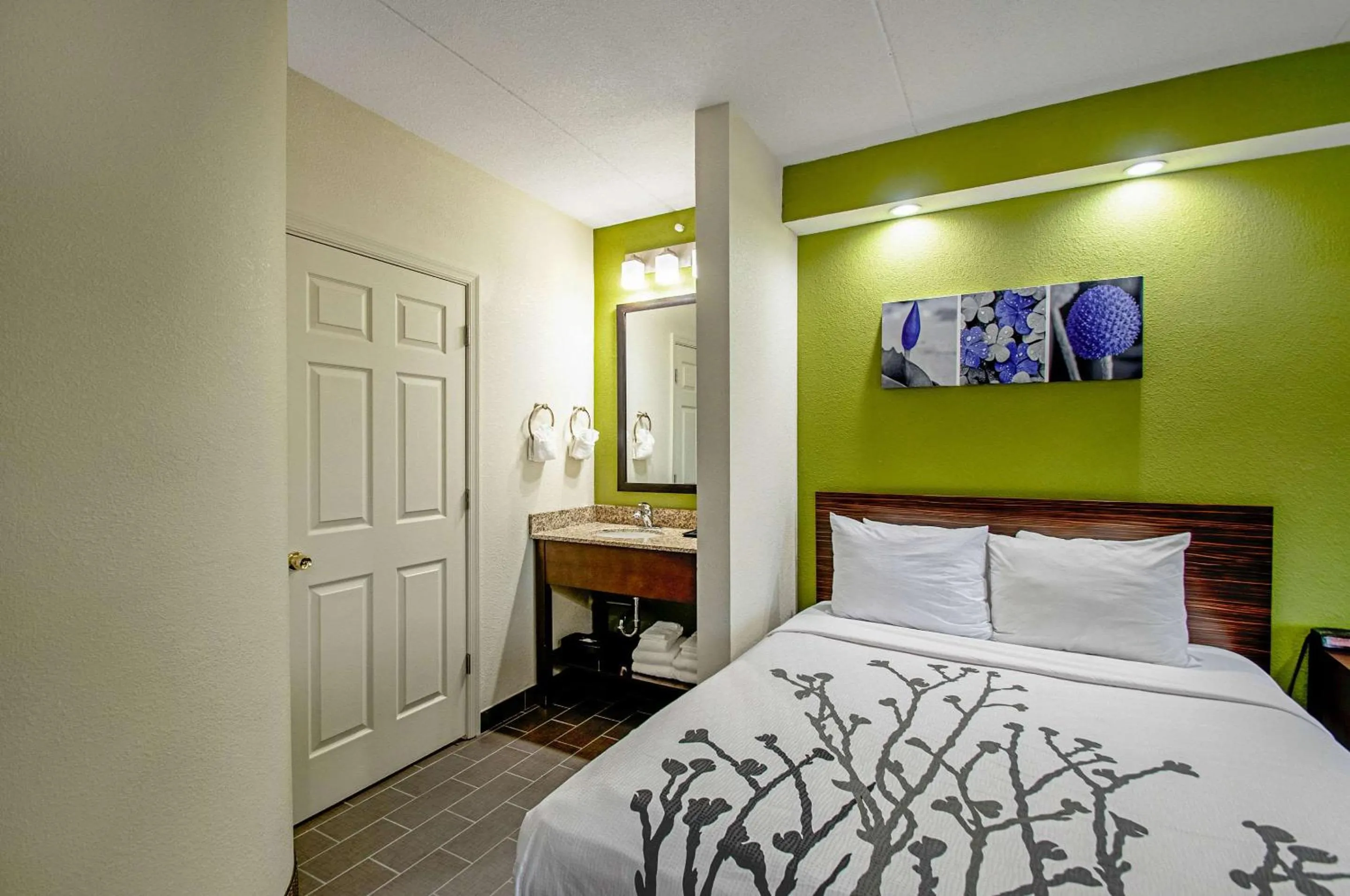 Queen Room with Two Queen Beds - Non-Smoking in Sleep Inn Frederick - Ballenger Creek