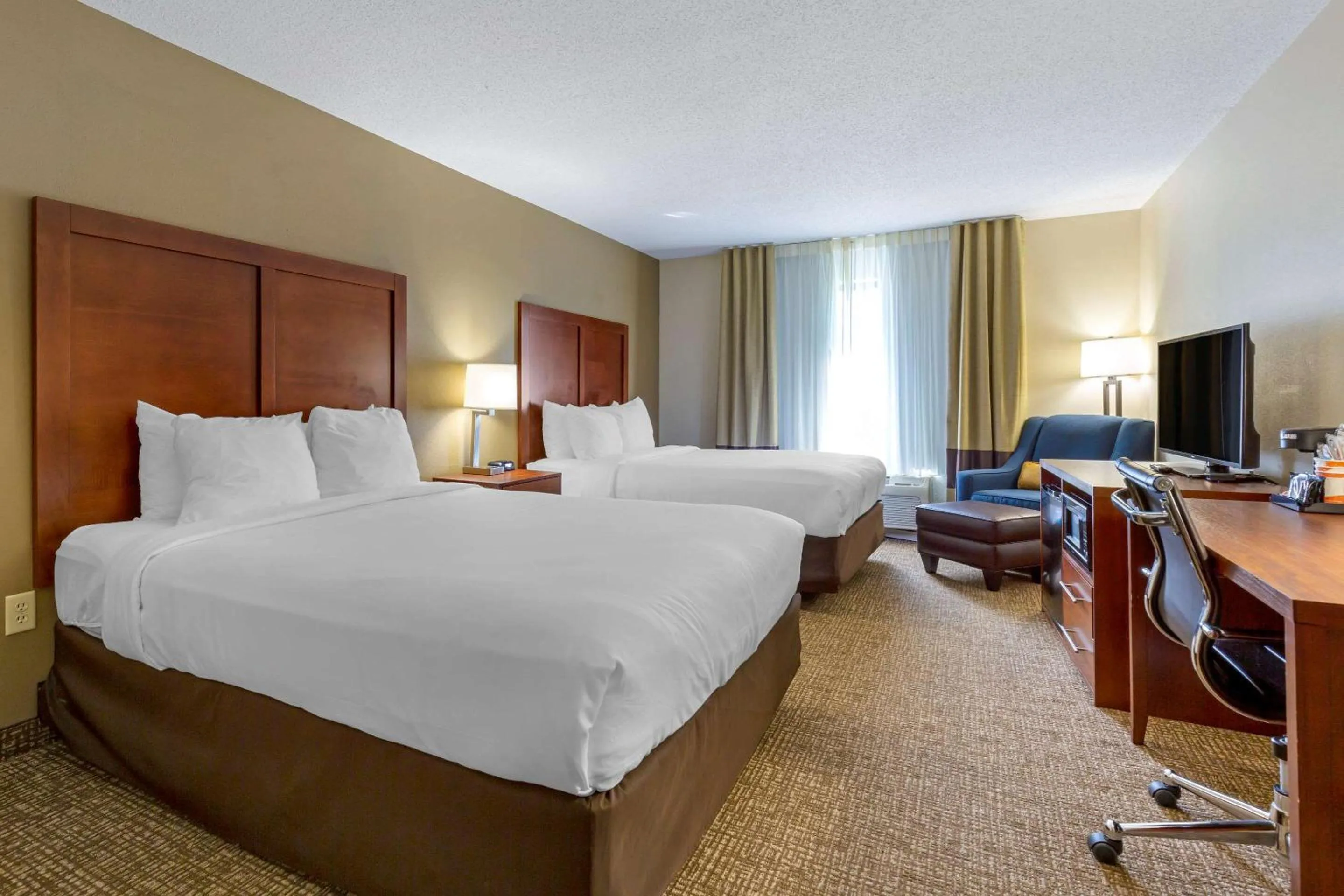 Queen Room with Two Queen Beds - Non-Smoking in Comfort Inn & Suites Cambridge