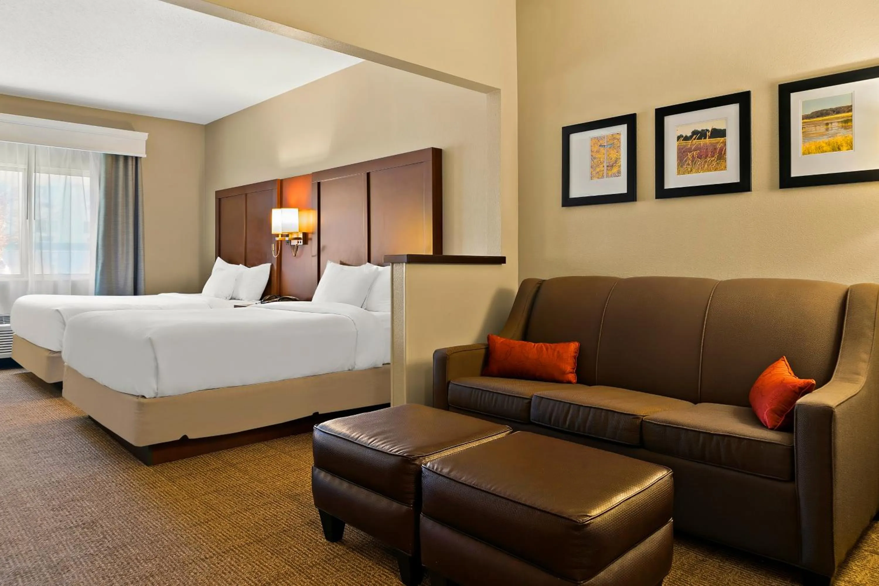 Queen Suite - Non-Smoking in Comfort Suites- Saginaw