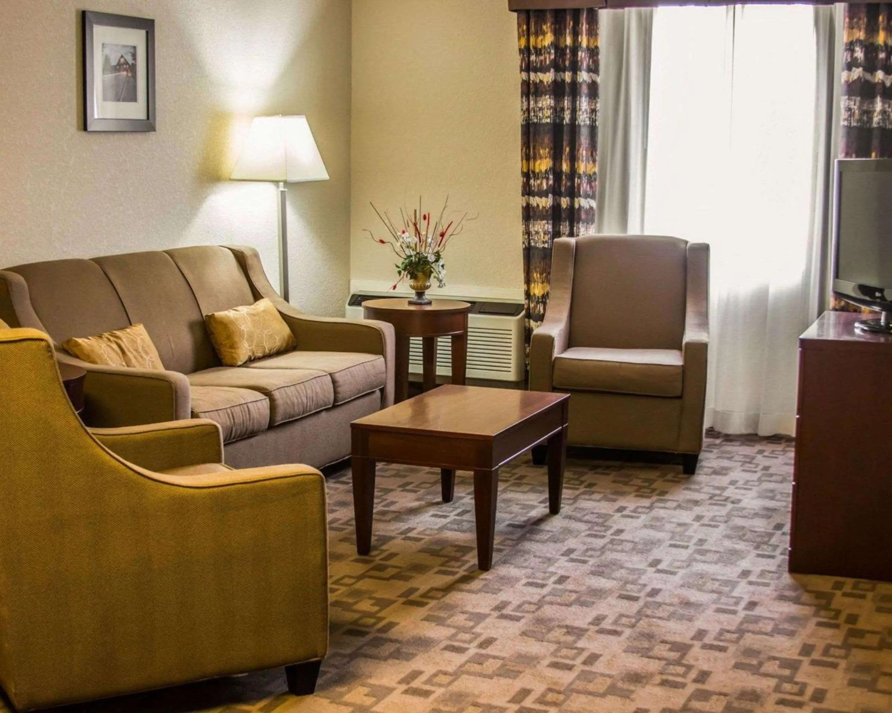 King Suite - Non-Smoking in Comfort Inn