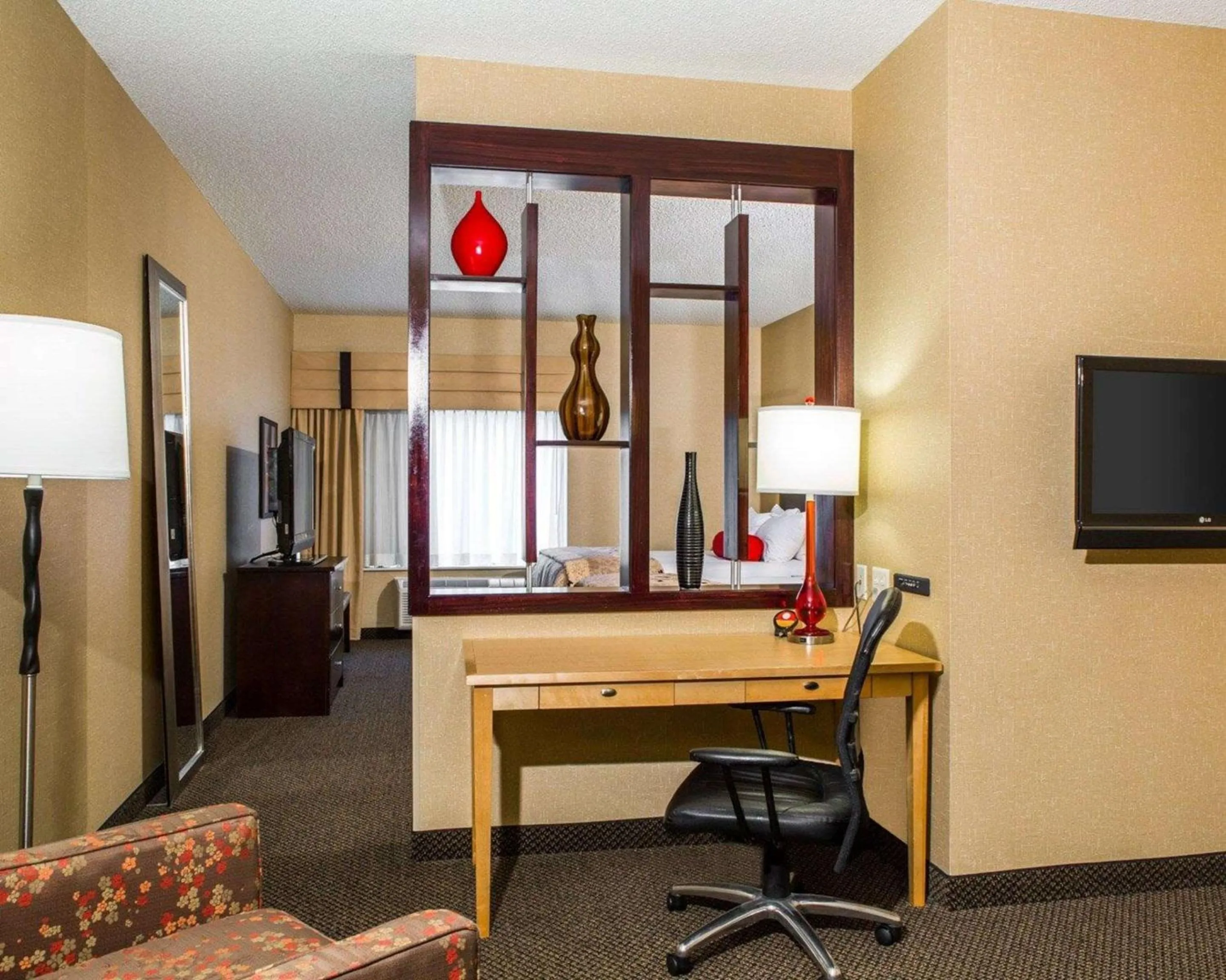 Queen Suite with Two Queen Beds - Disability Access/Non-Smoking in Cambria Hotel Traverse City