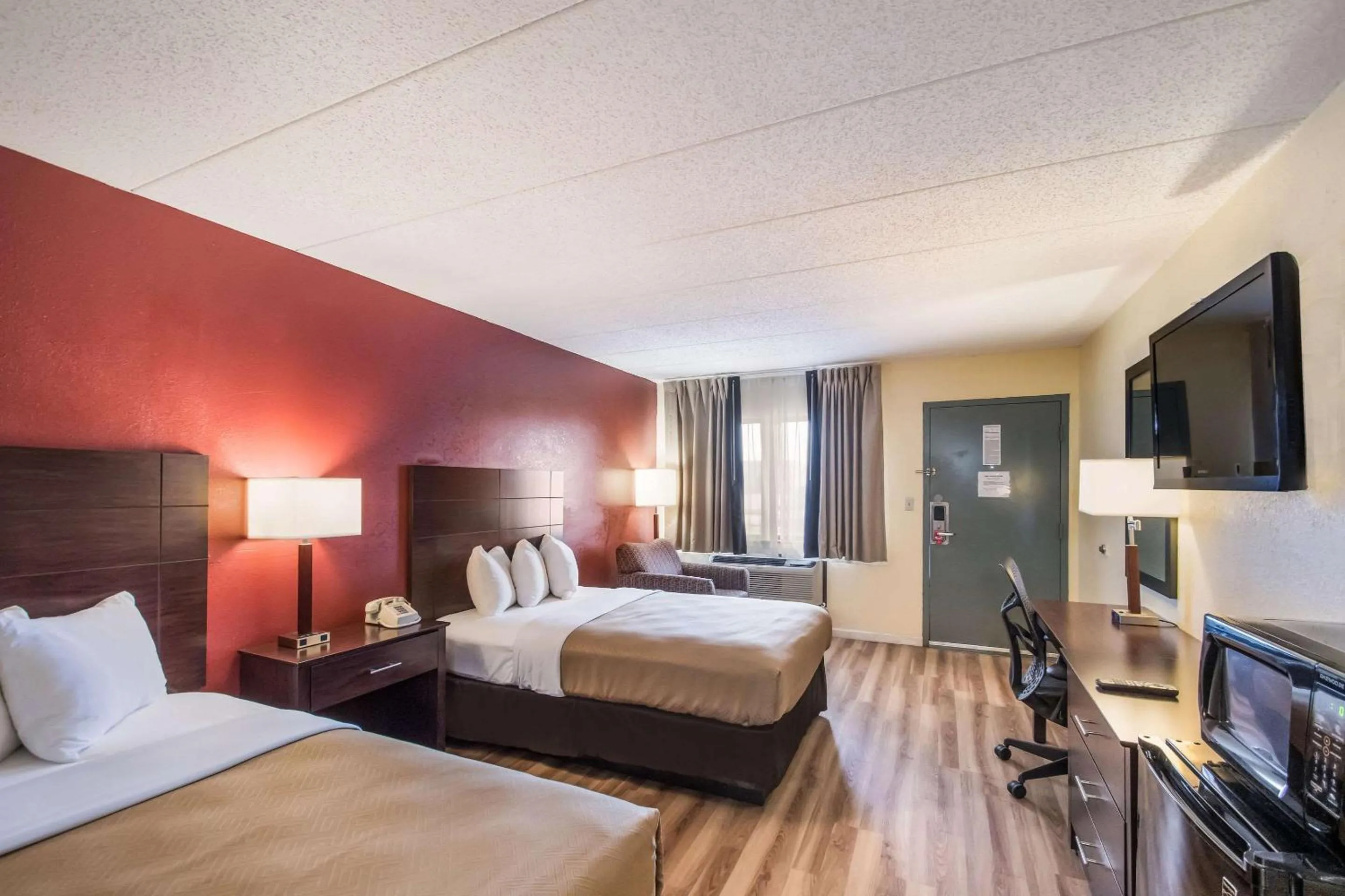 Double Room with Two Double Beds - Non-Smoking in Econo Lodge Kearney - Liberty