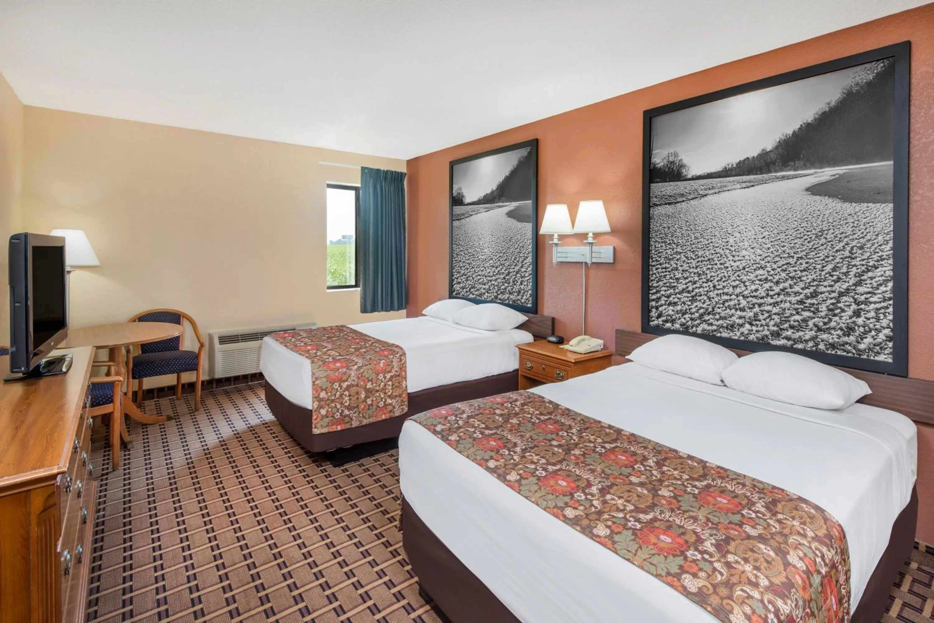 Double Room with Two Double Beds - Smoking in Super 8 by Wyndham Charleston Sikeston East MO