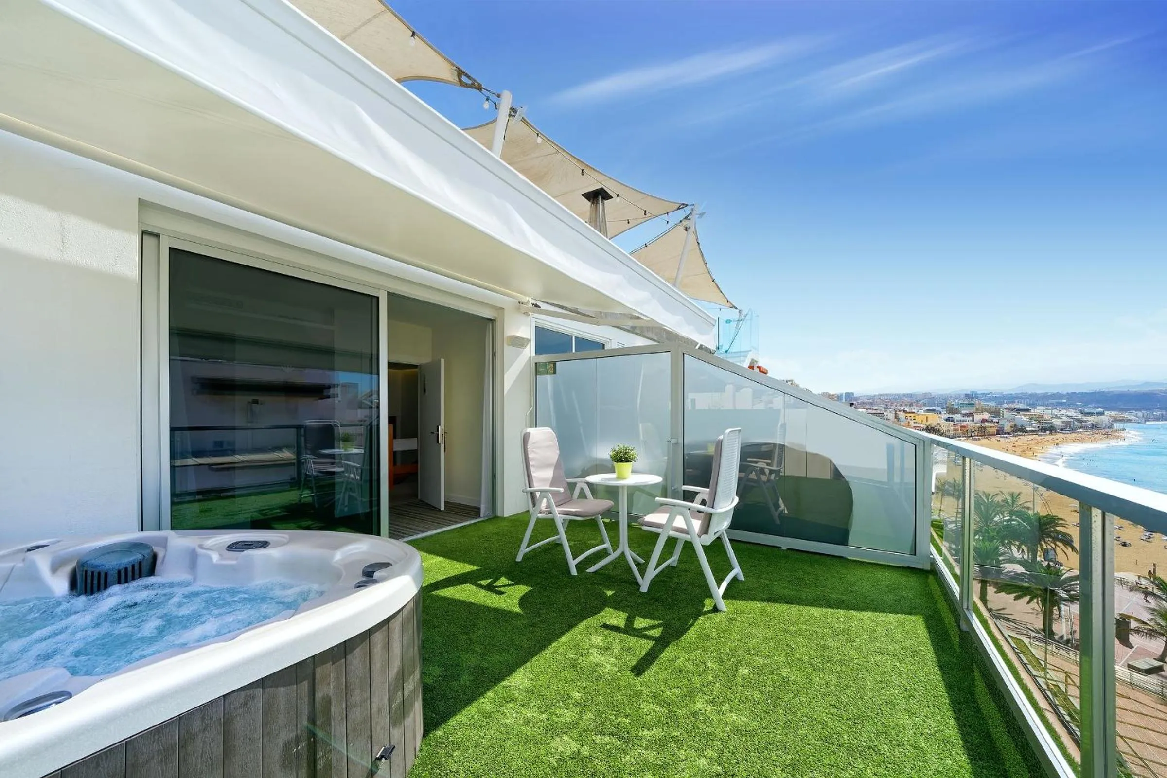 Junior Suite with Terrace and Jacuzzi in Hotel Aloe Canteras