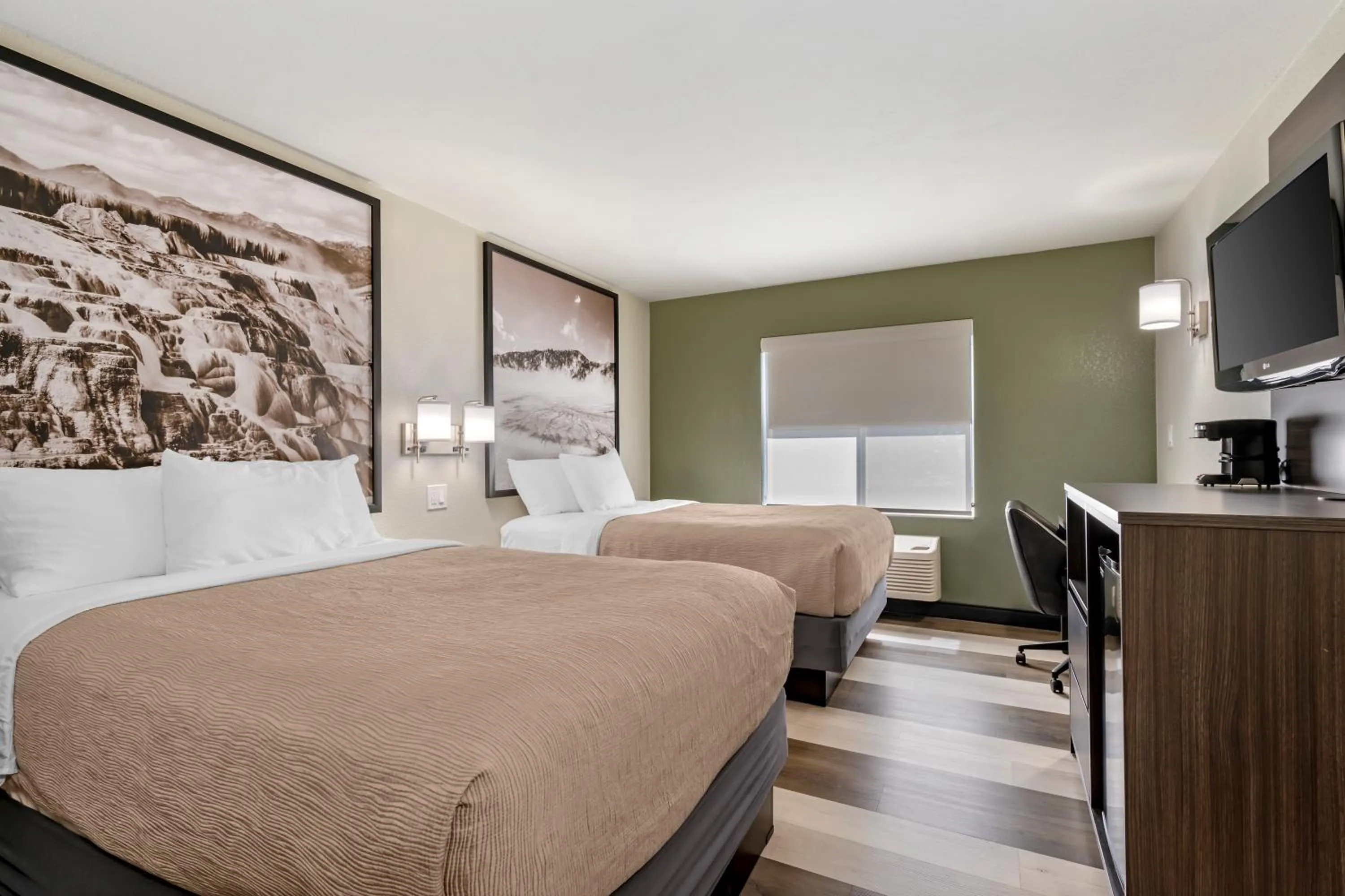 Quadruple Room - Non Smoking/Ground floor/Pet Friendly in Quality Inn Red Lodge Gateway To Yellowstone